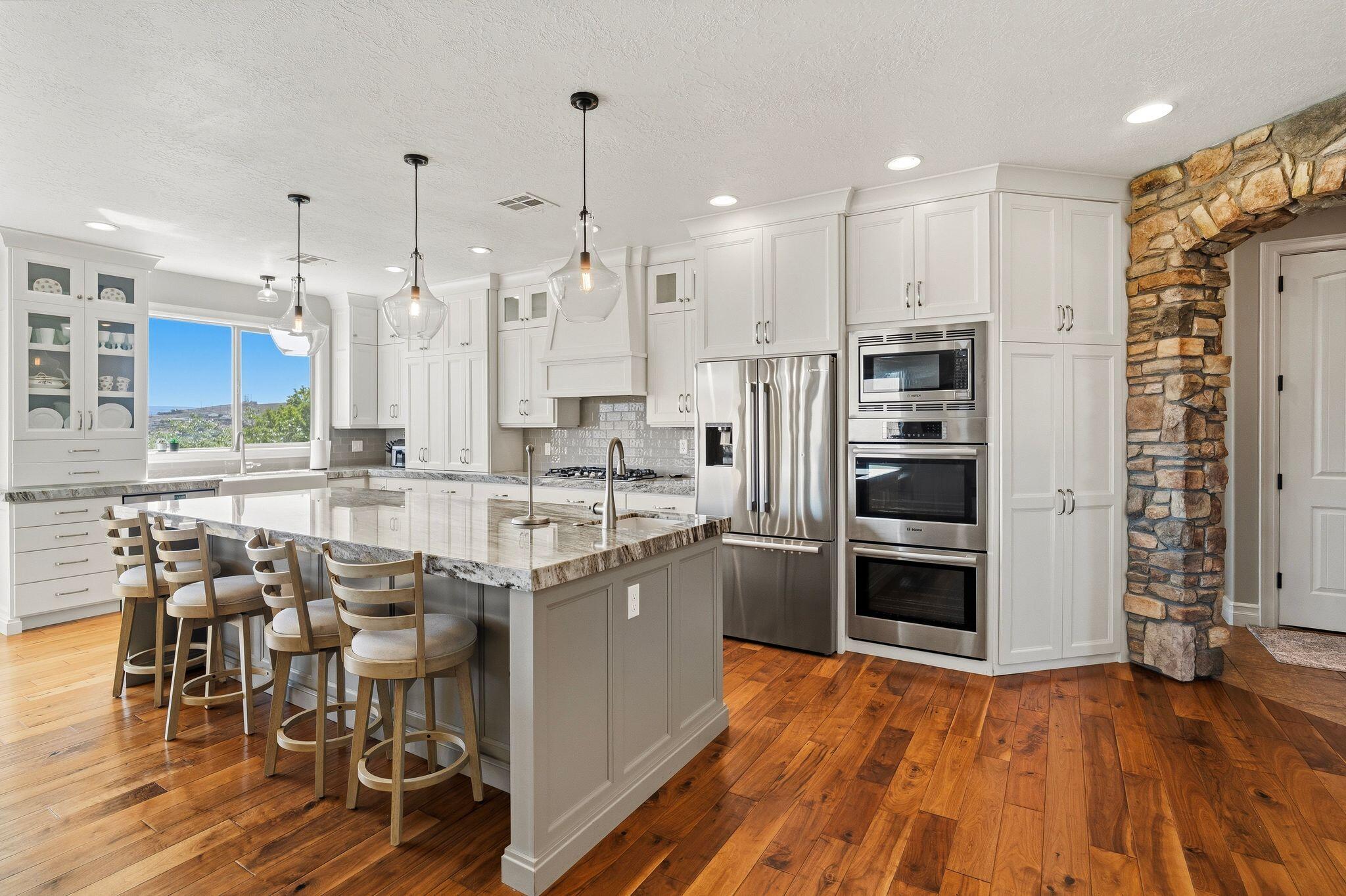 TONAQUINT TERRACE - Residential