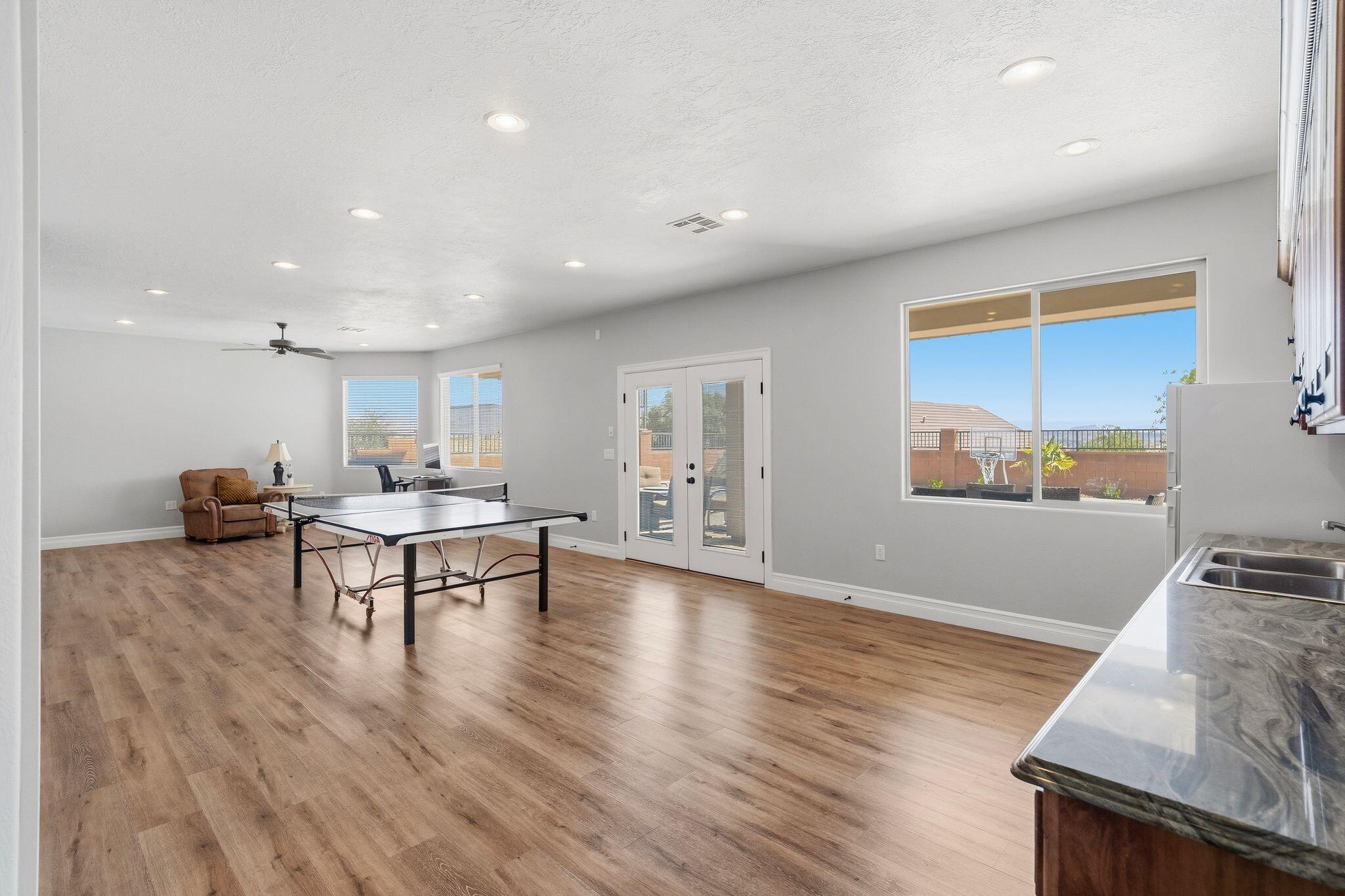 TONAQUINT TERRACE - Residential