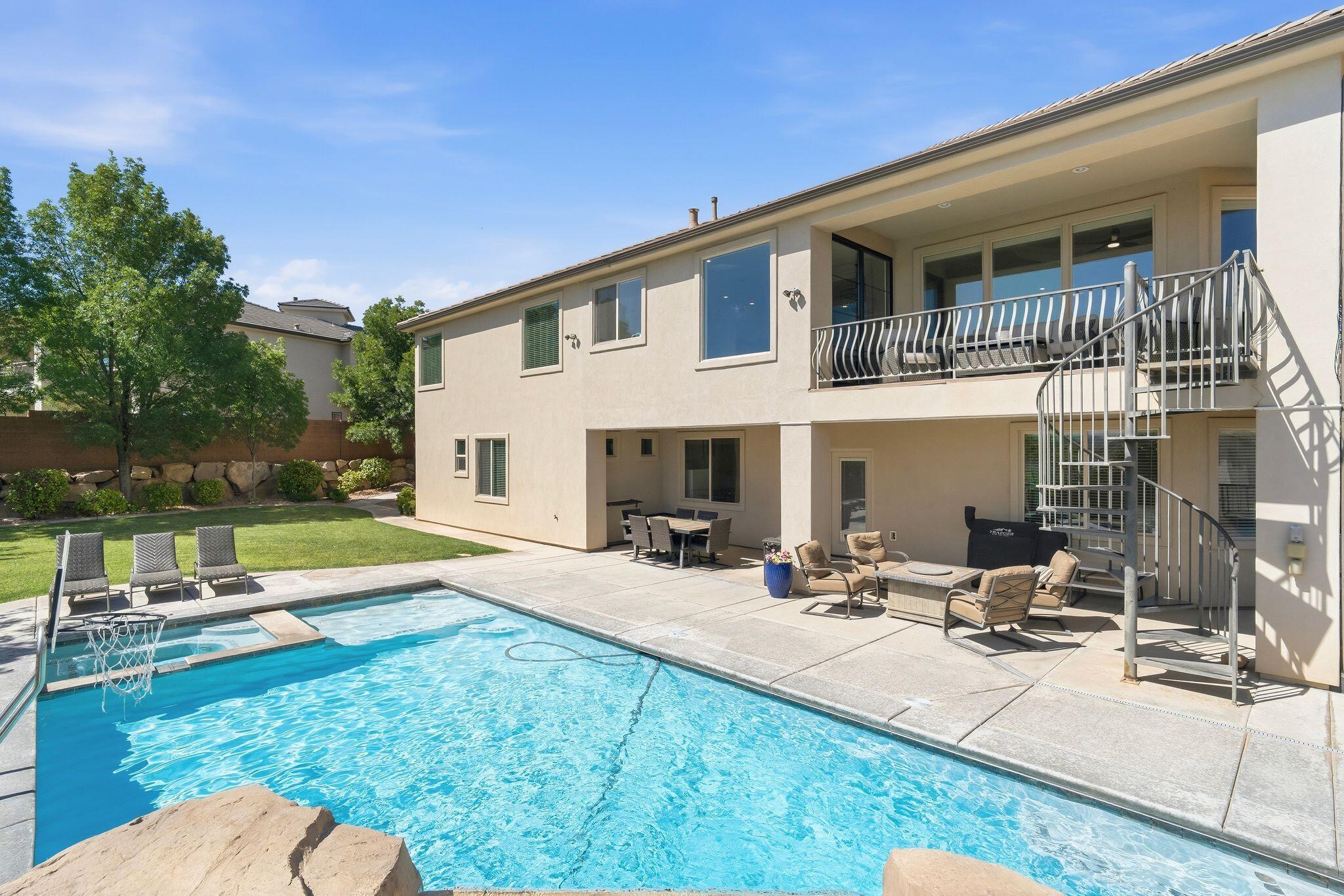 TONAQUINT TERRACE - Residential