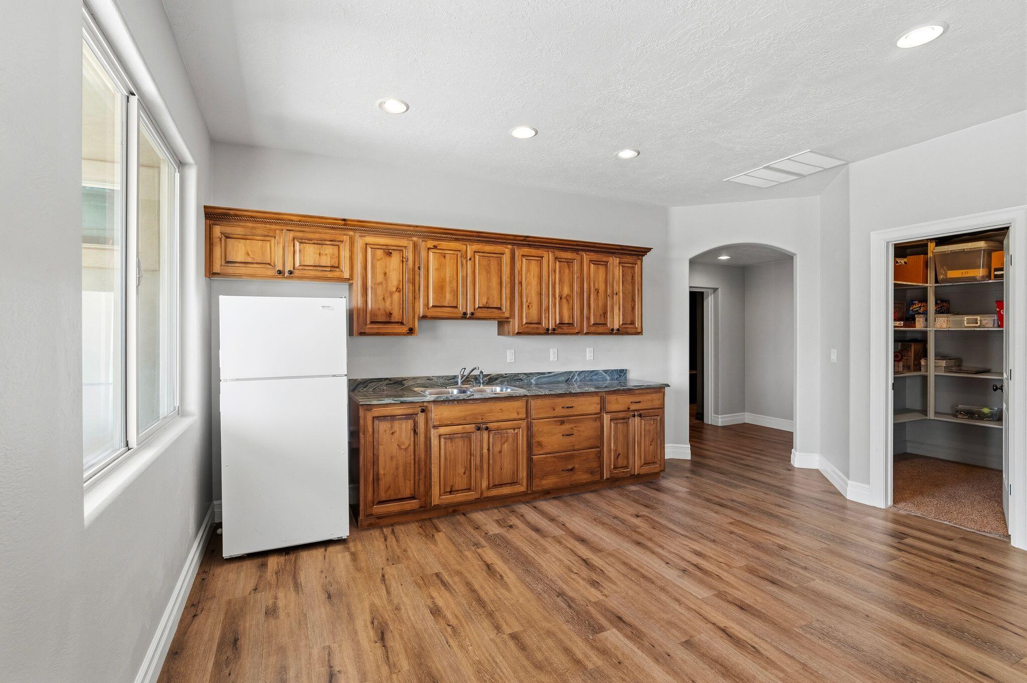 TONAQUINT TERRACE - Residential