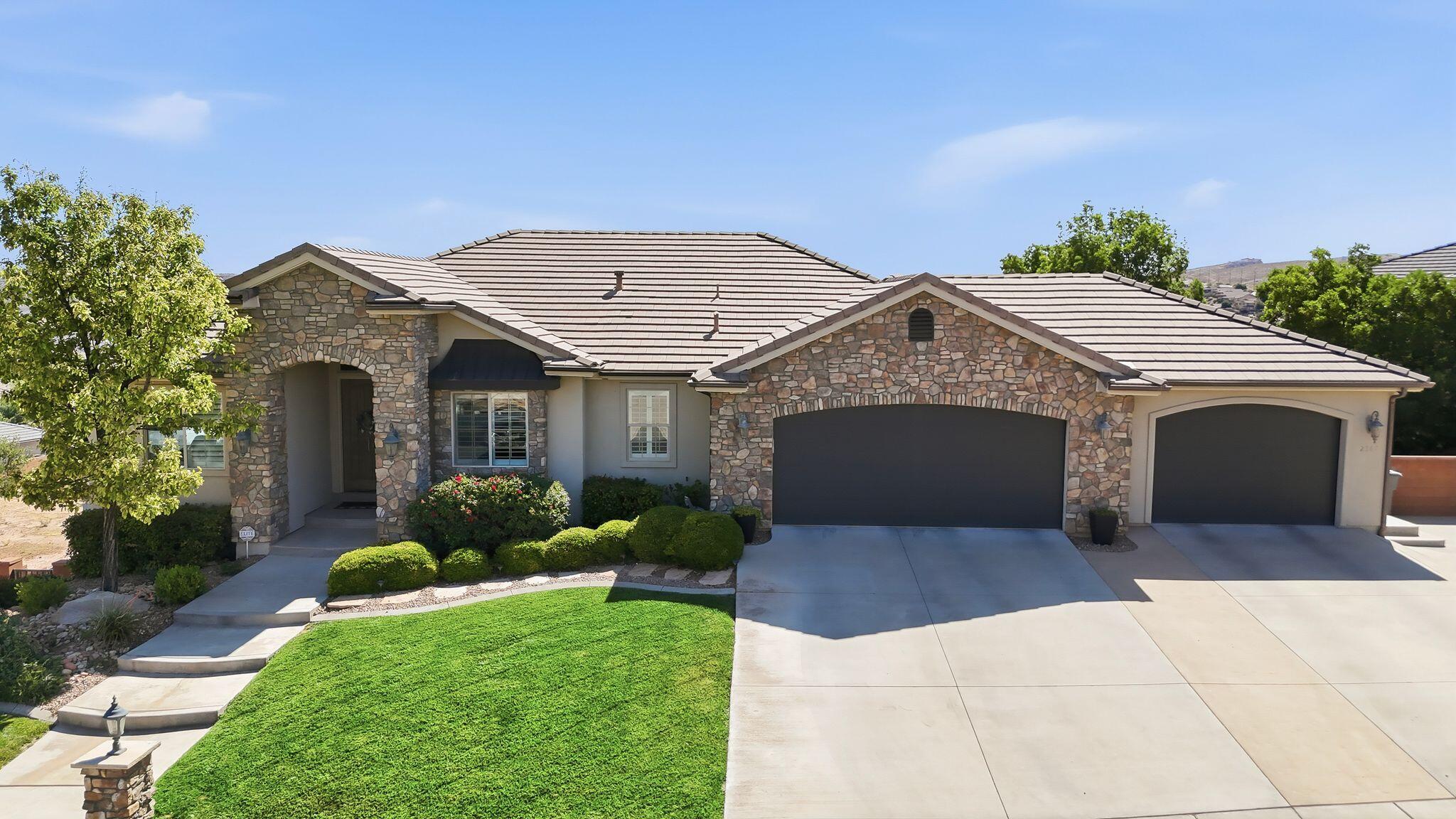 TONAQUINT TERRACE - Residential