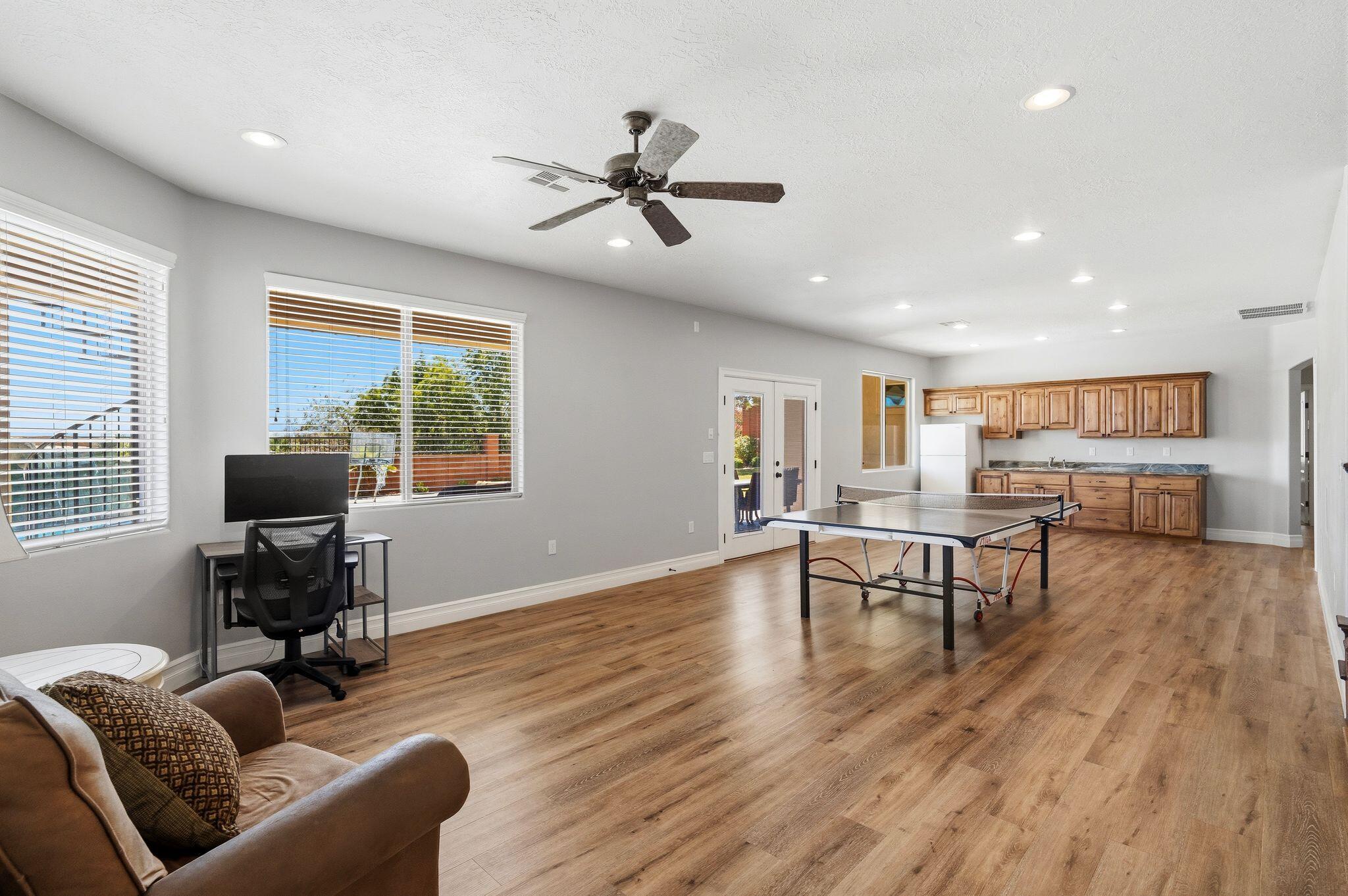 TONAQUINT TERRACE - Residential