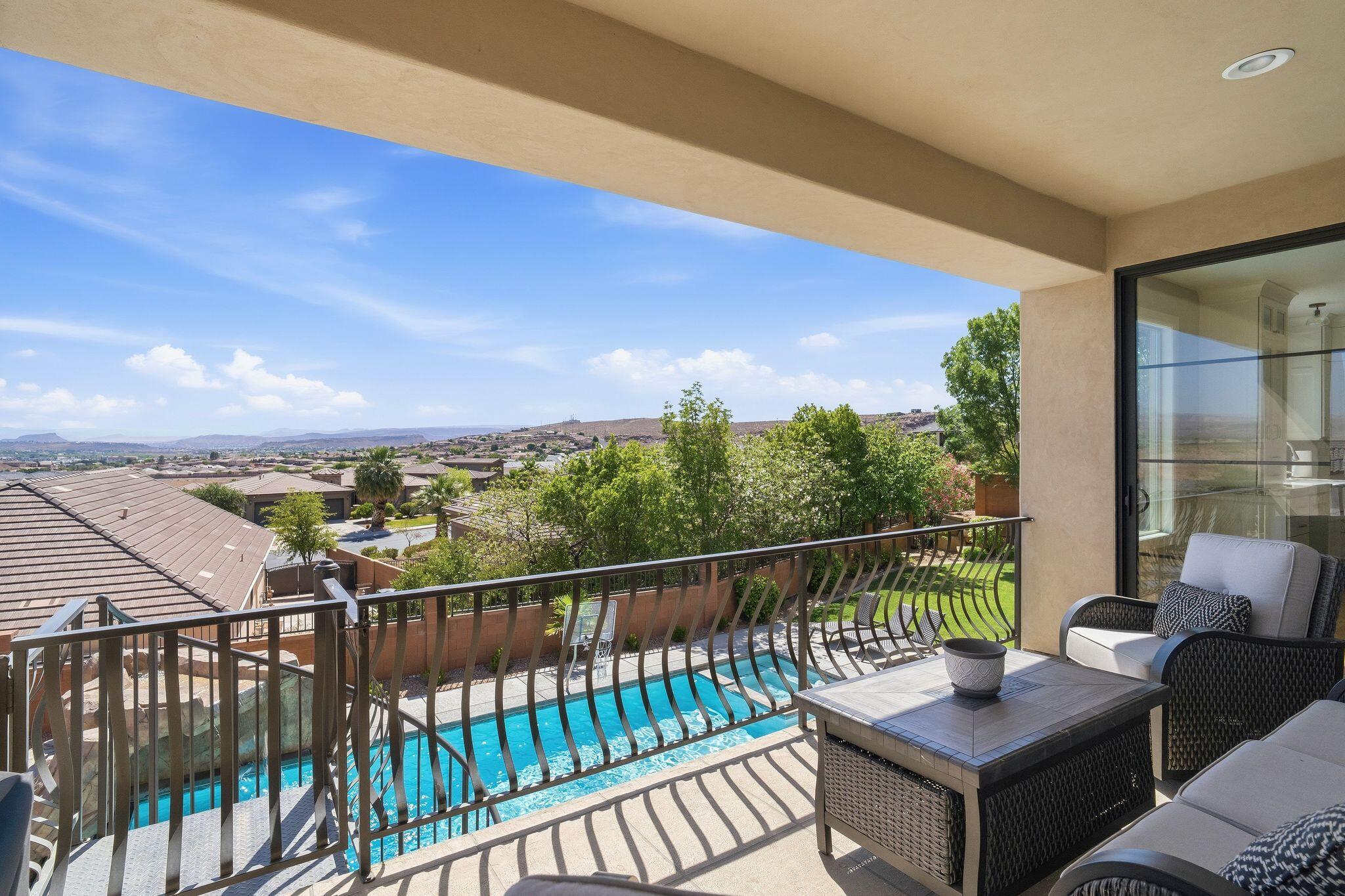 TONAQUINT TERRACE - Residential
