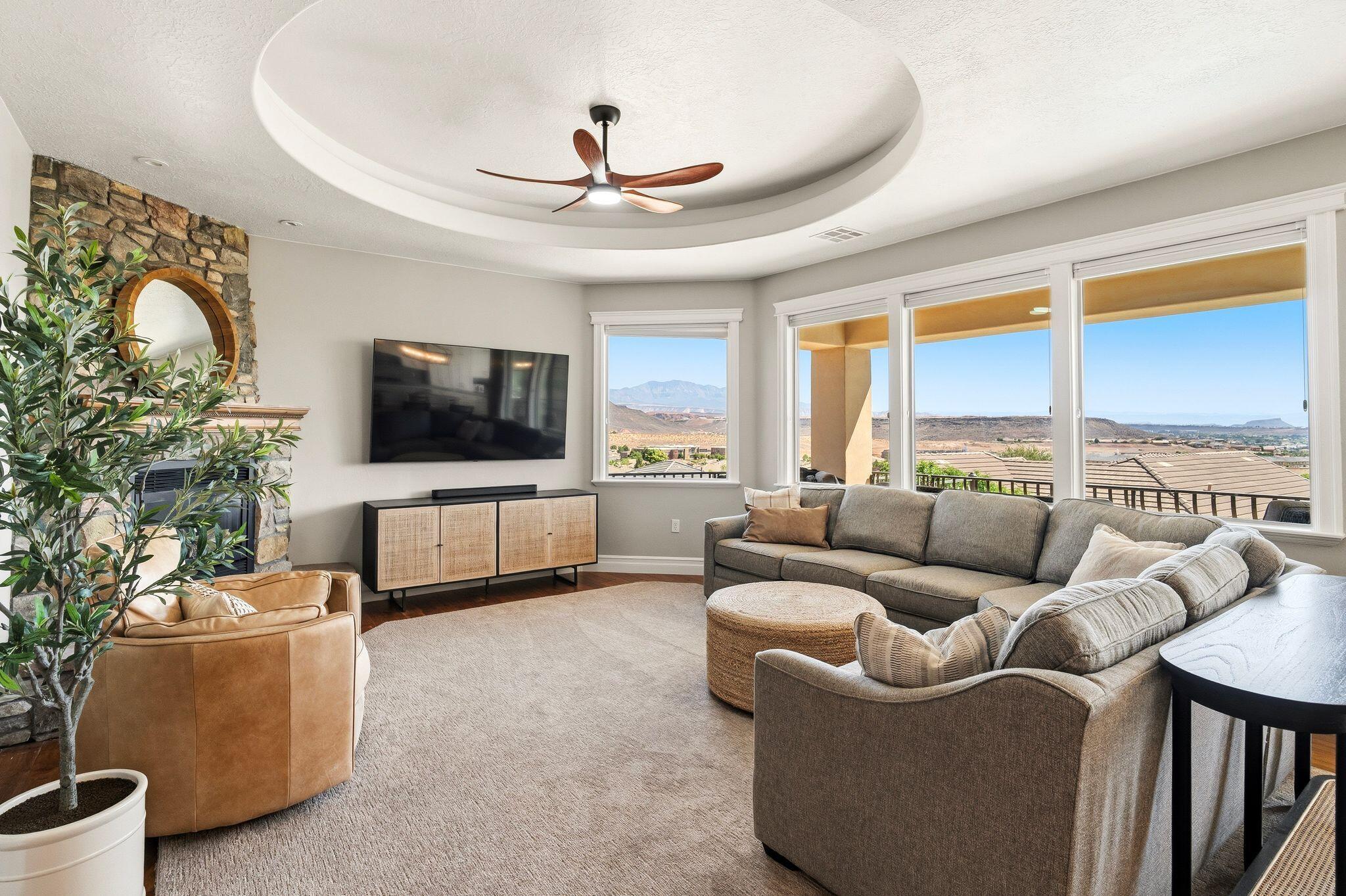 TONAQUINT TERRACE - Residential