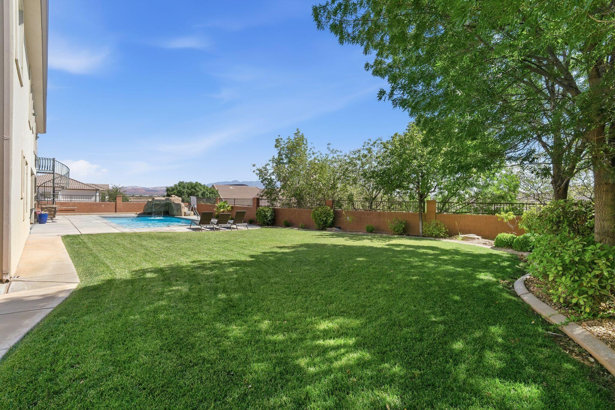 TONAQUINT TERRACE - Residential
