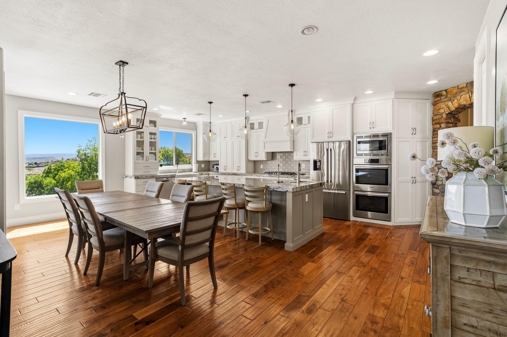 TONAQUINT TERRACE - Residential