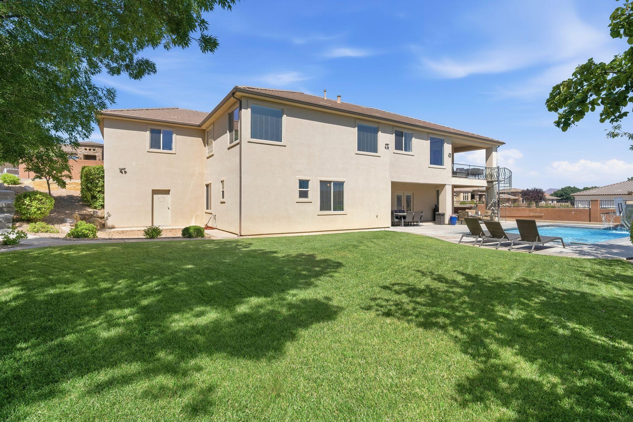 TONAQUINT TERRACE - Residential