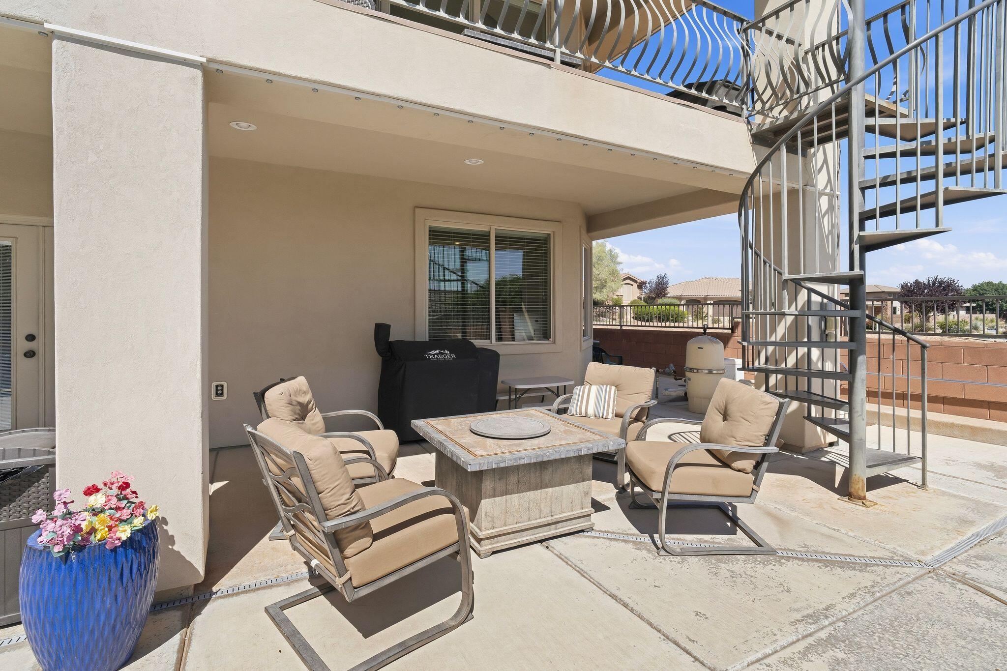 TONAQUINT TERRACE - Residential