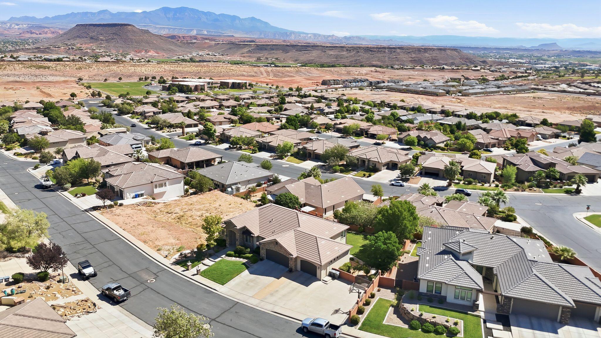 TONAQUINT TERRACE - Residential