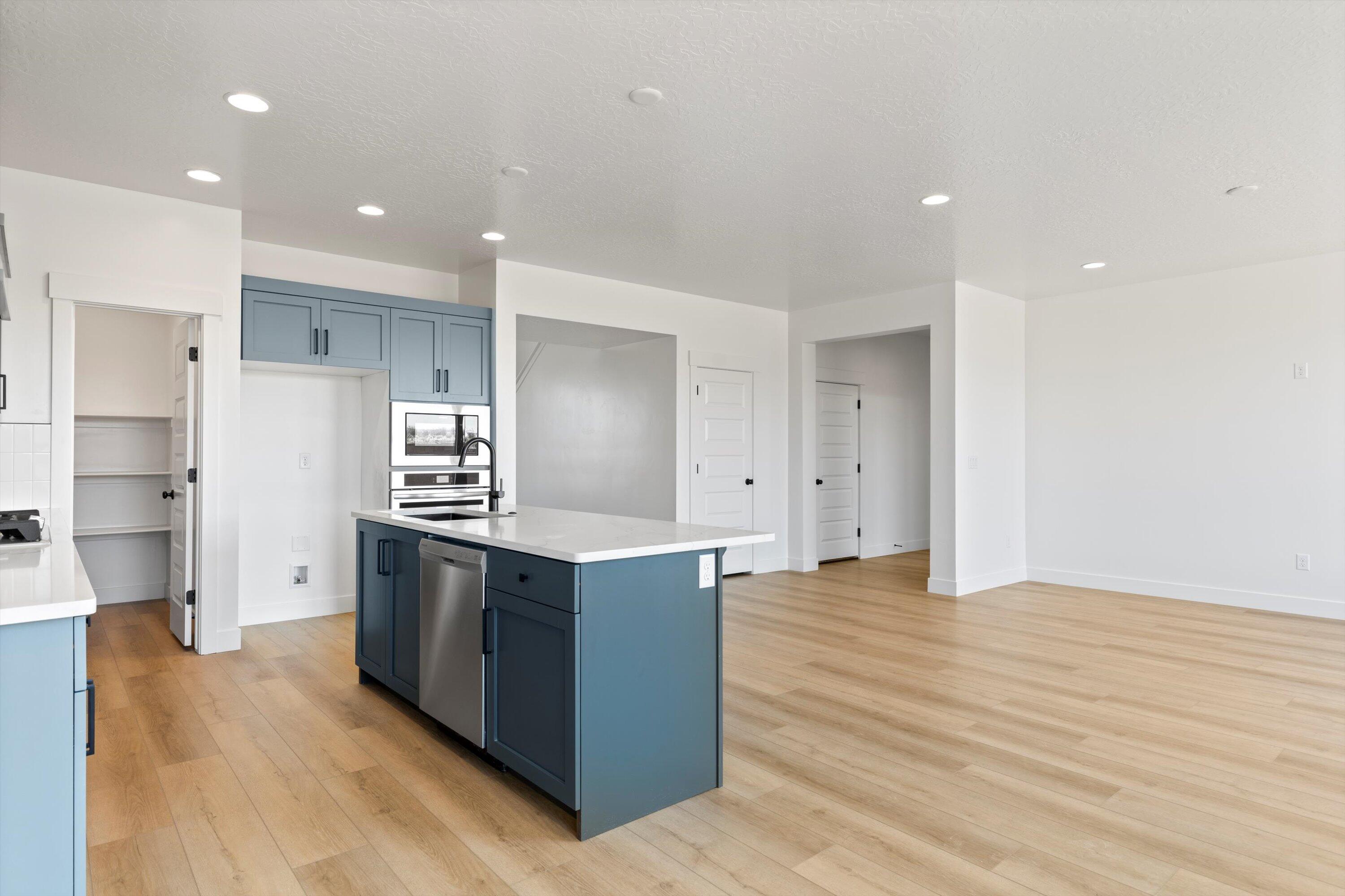 WHITE HILLS SUB - Residential