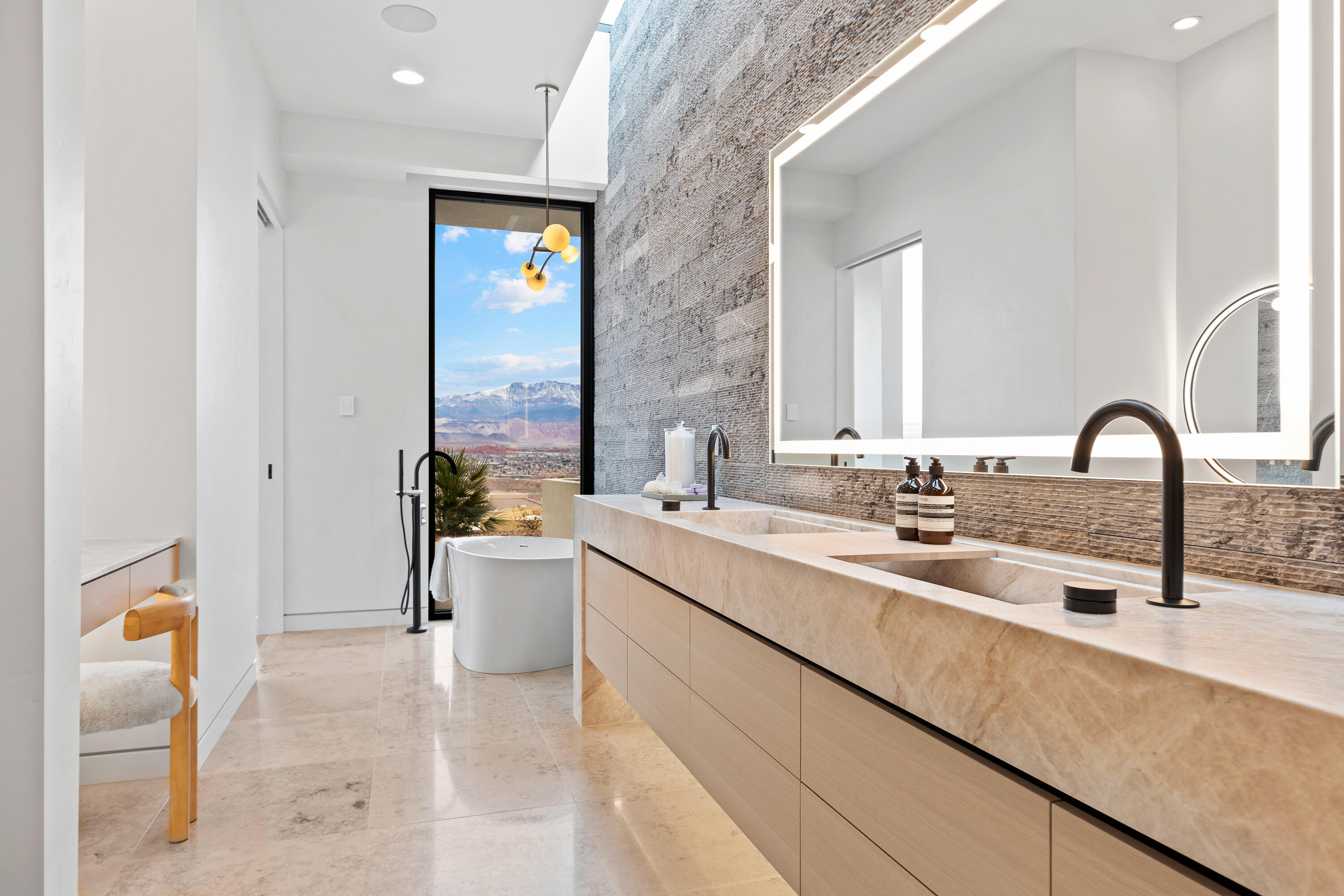 STONE CLIFF - Residential