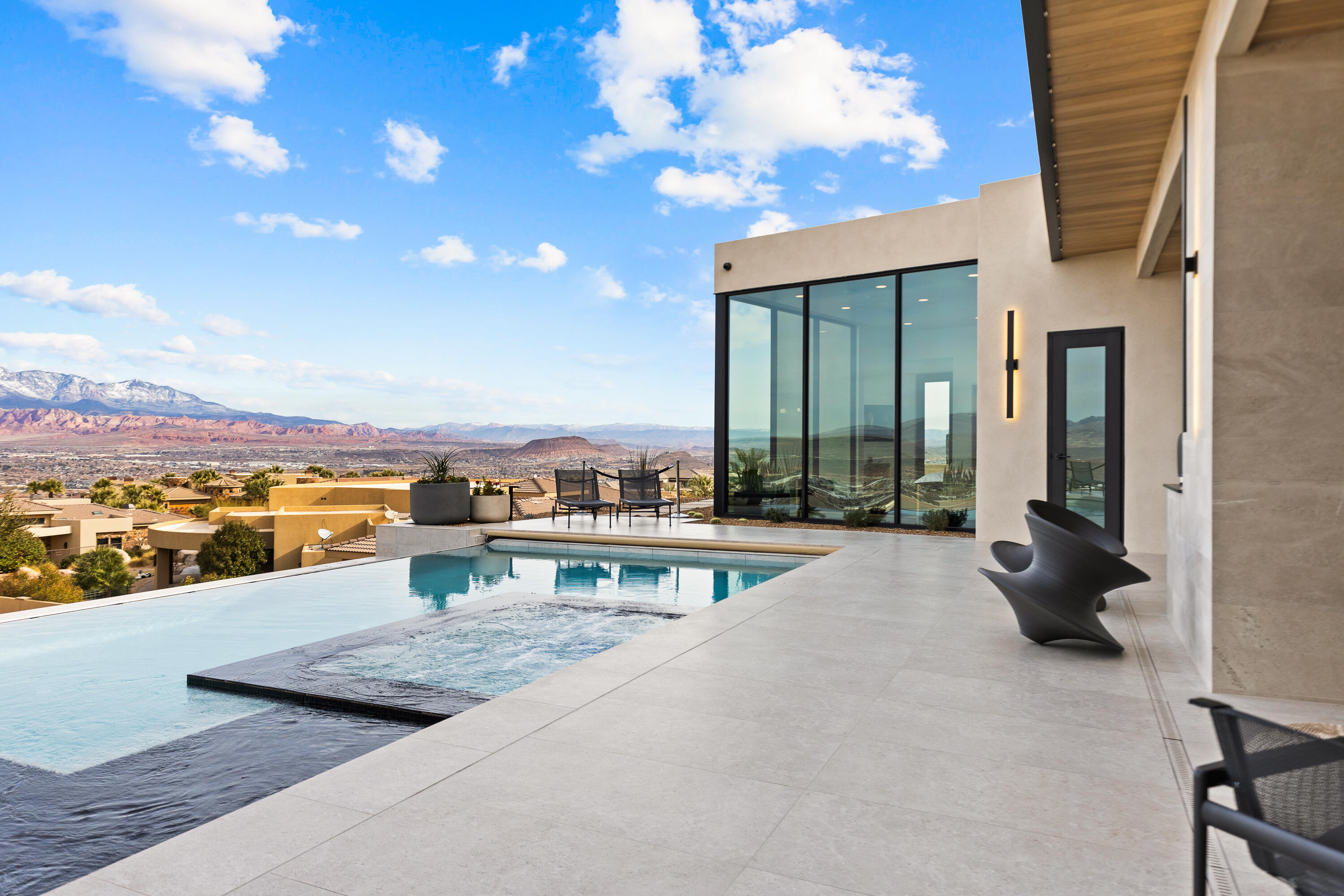 STONE CLIFF - Residential