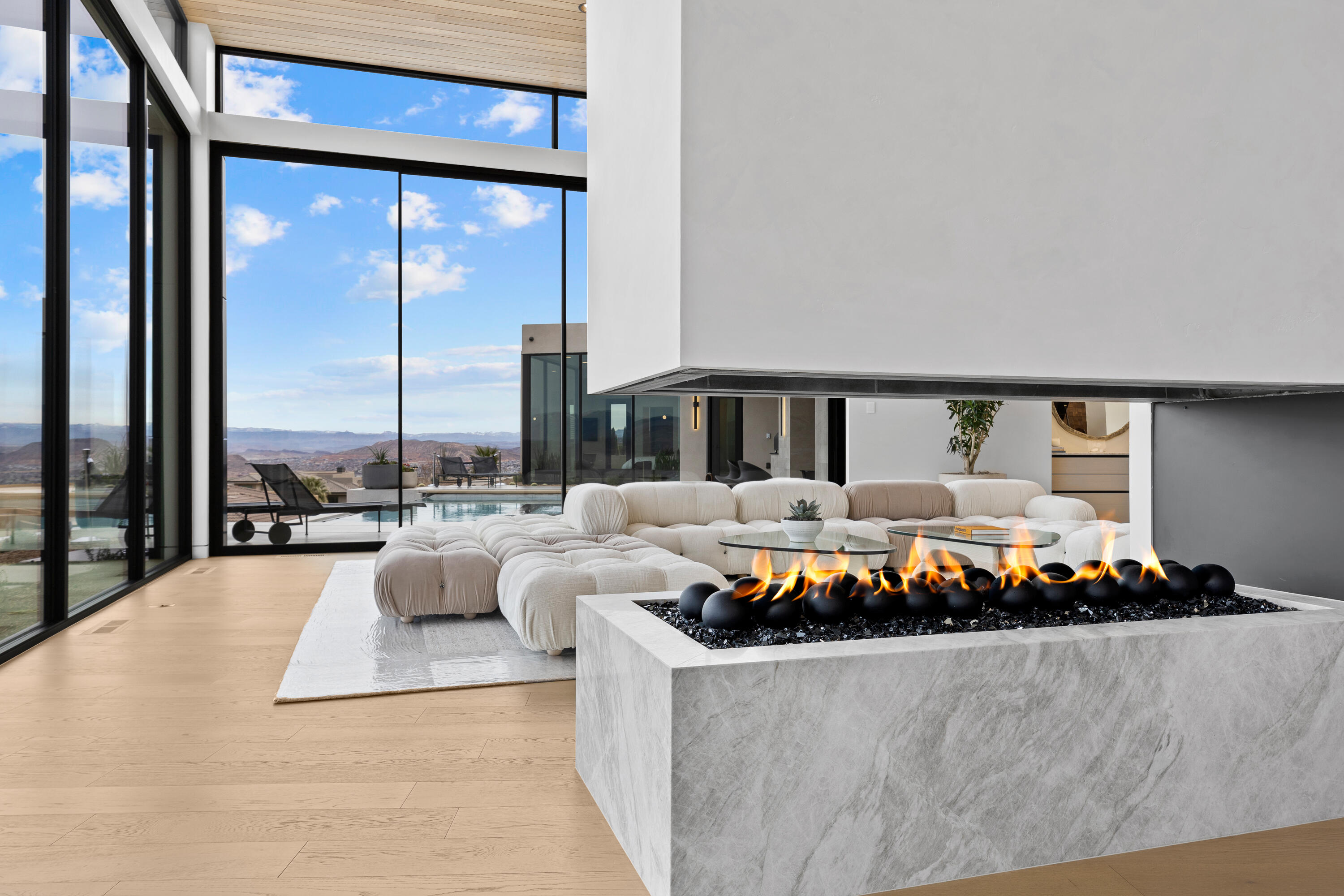 STONE CLIFF - Residential