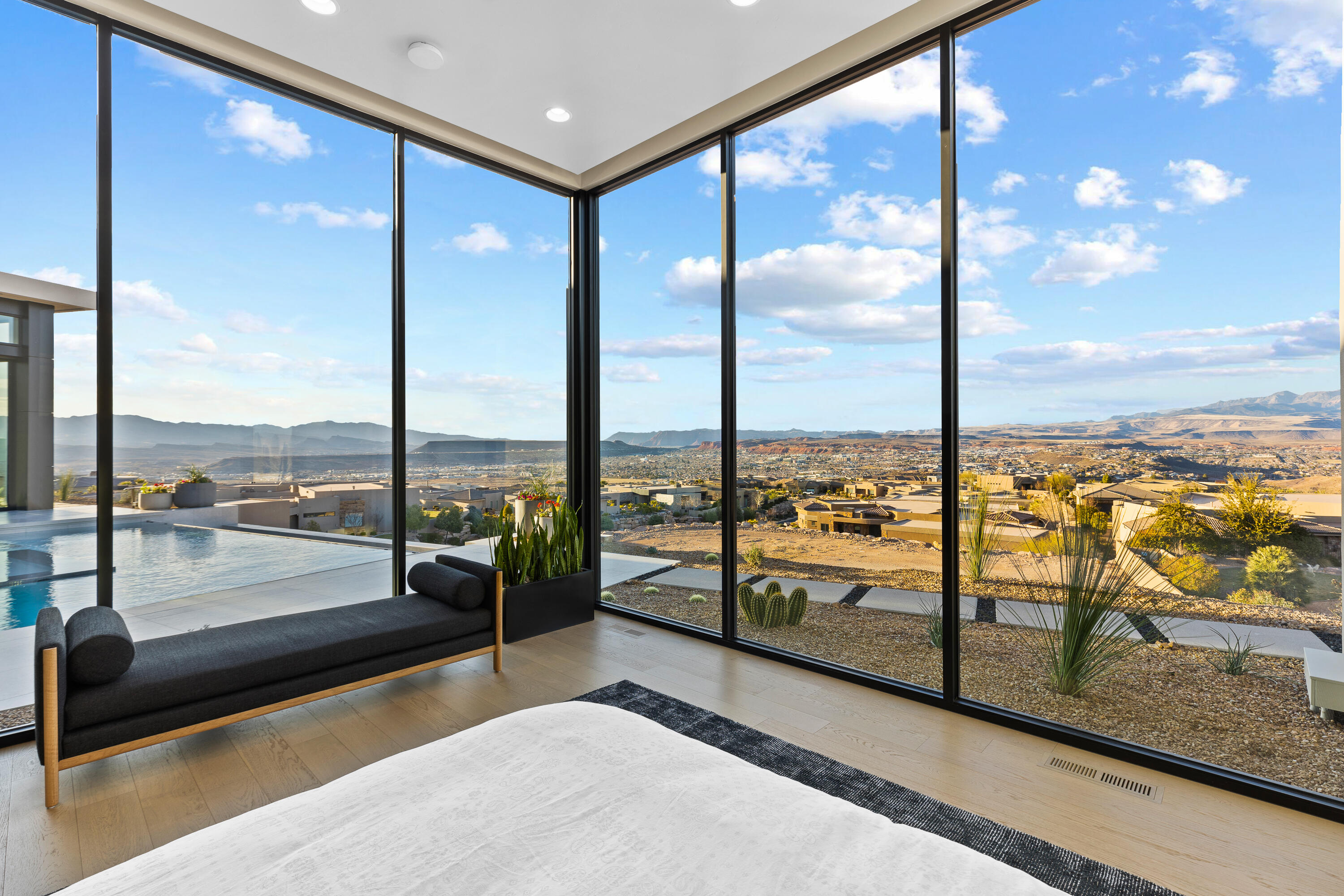 STONE CLIFF - Residential