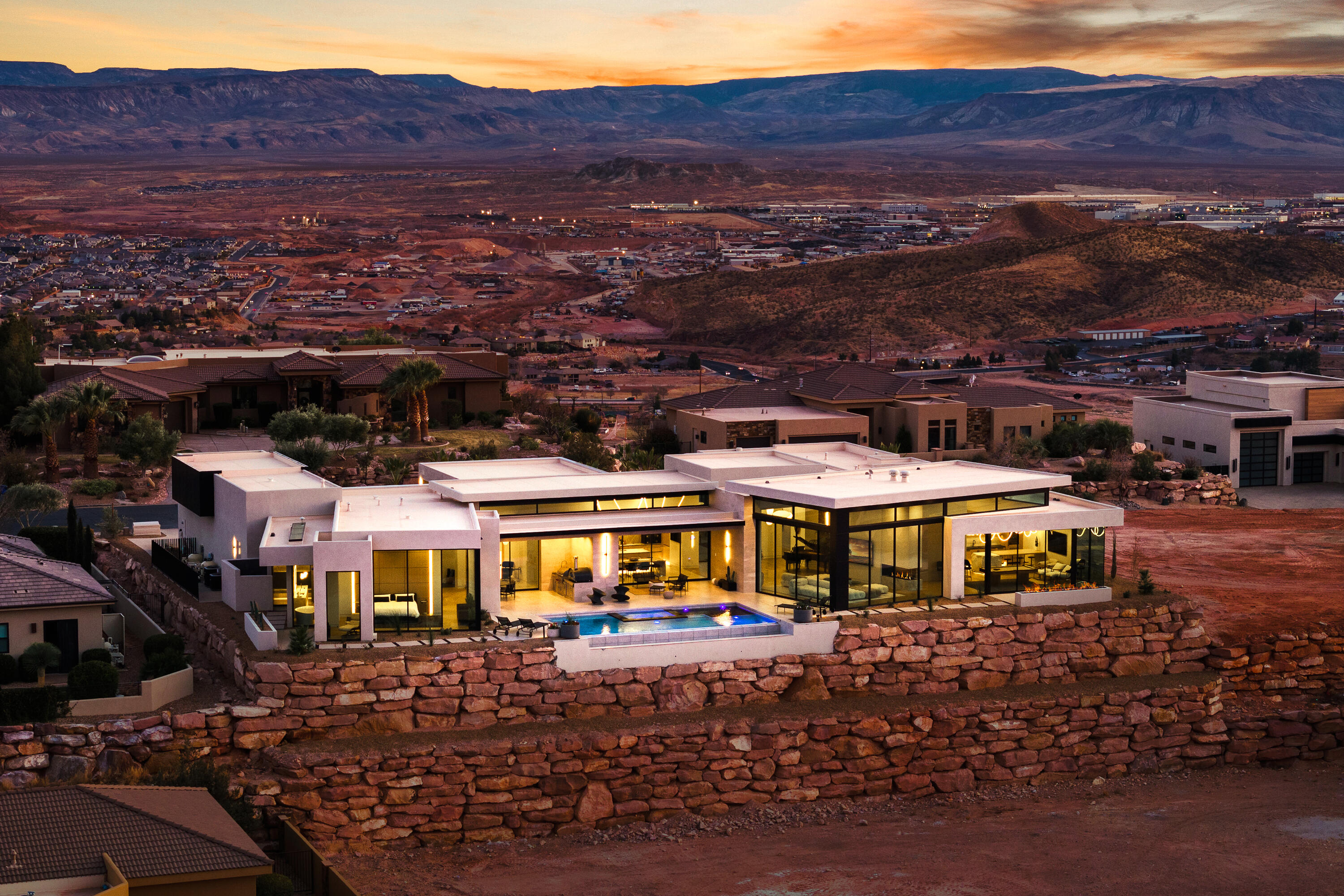 STONE CLIFF - Residential