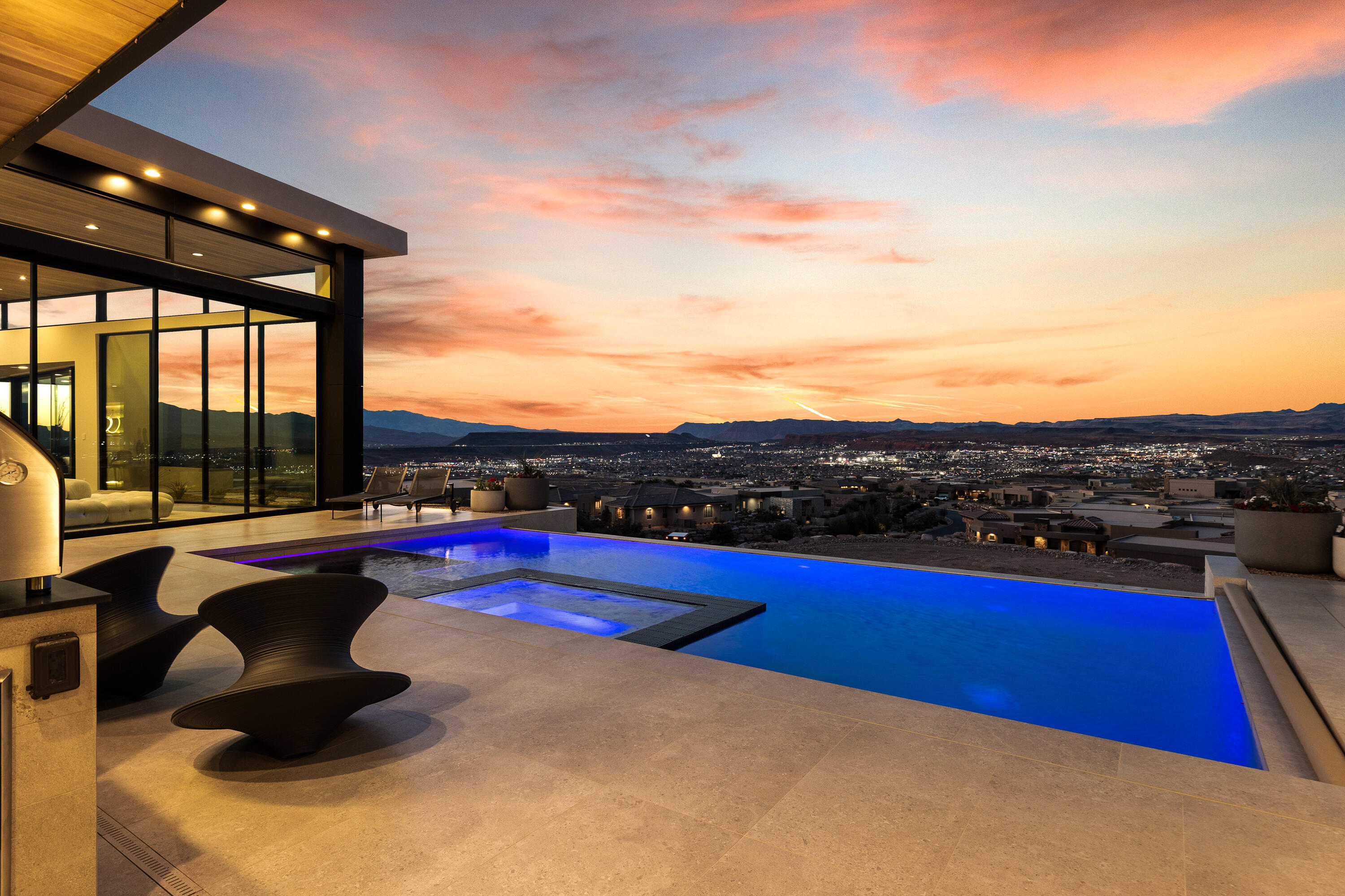 STONE CLIFF - Residential