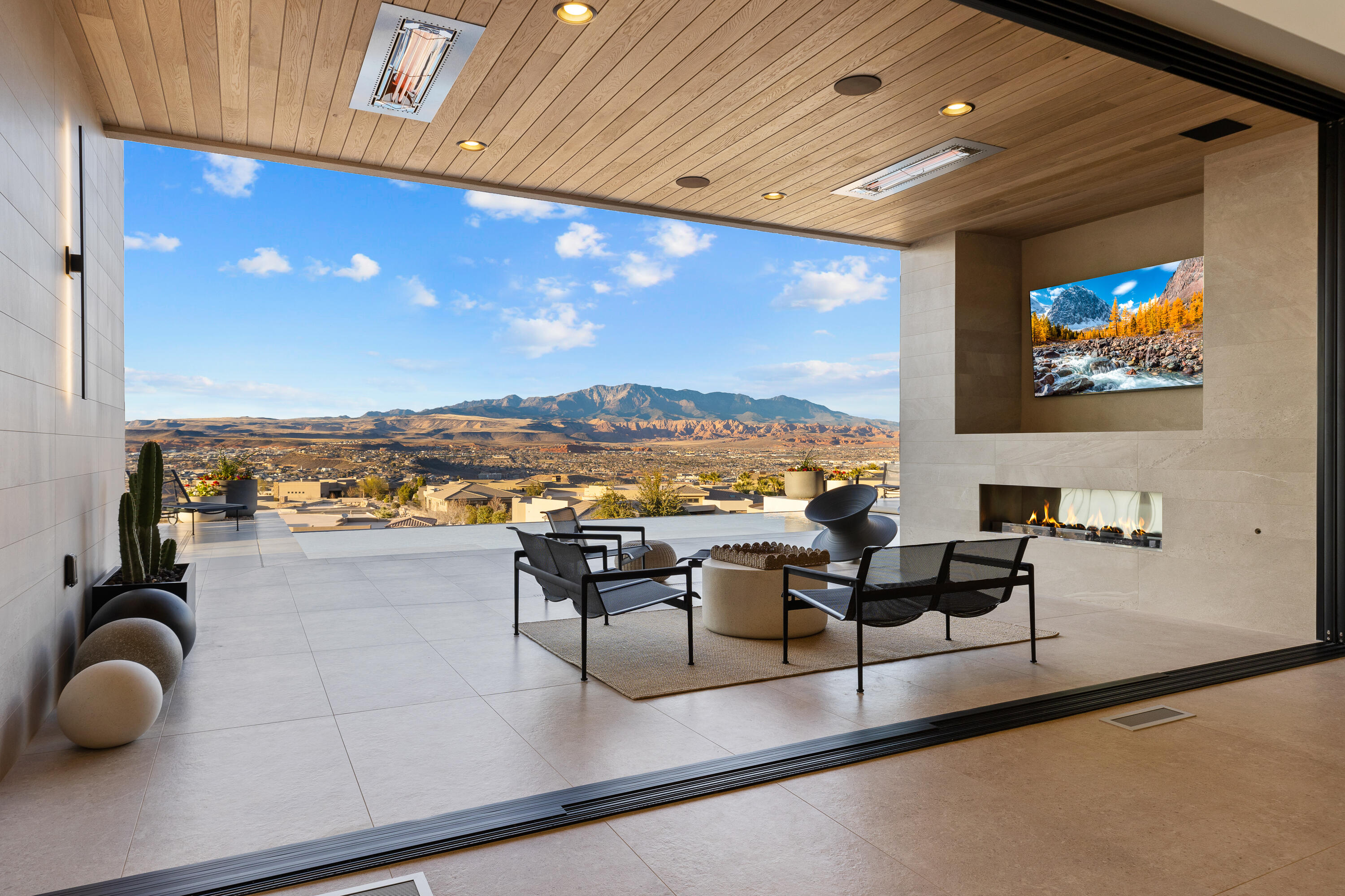STONE CLIFF - Residential