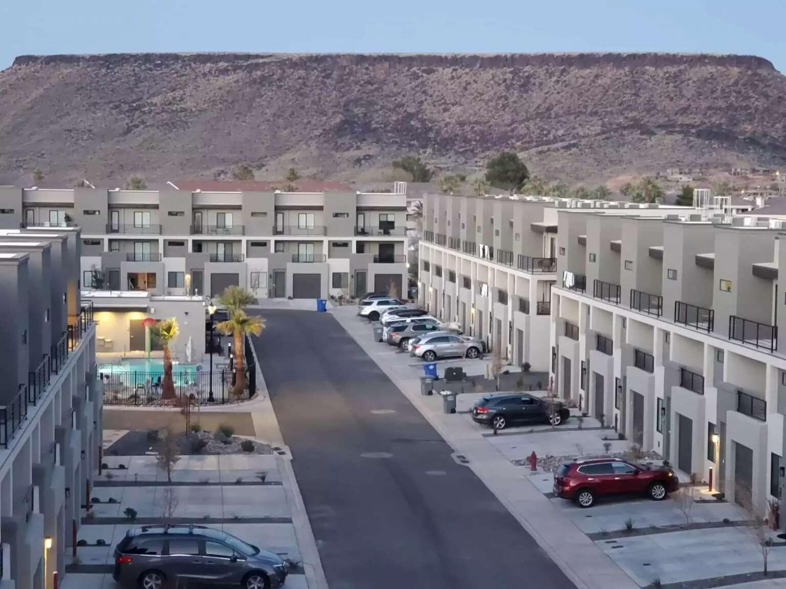 VUE AT GREEN VALLEY - Residential