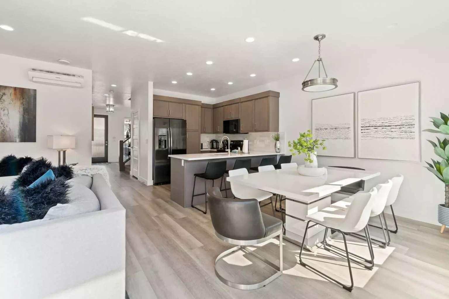 VUE AT GREEN VALLEY - Residential