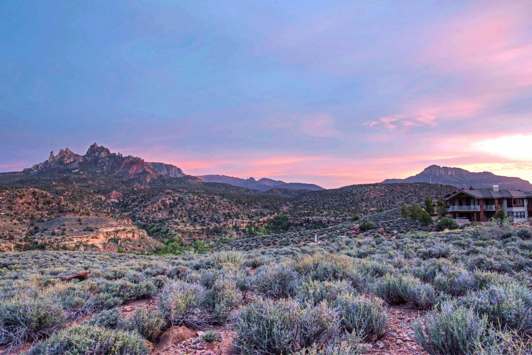 CANYON POINT - Land