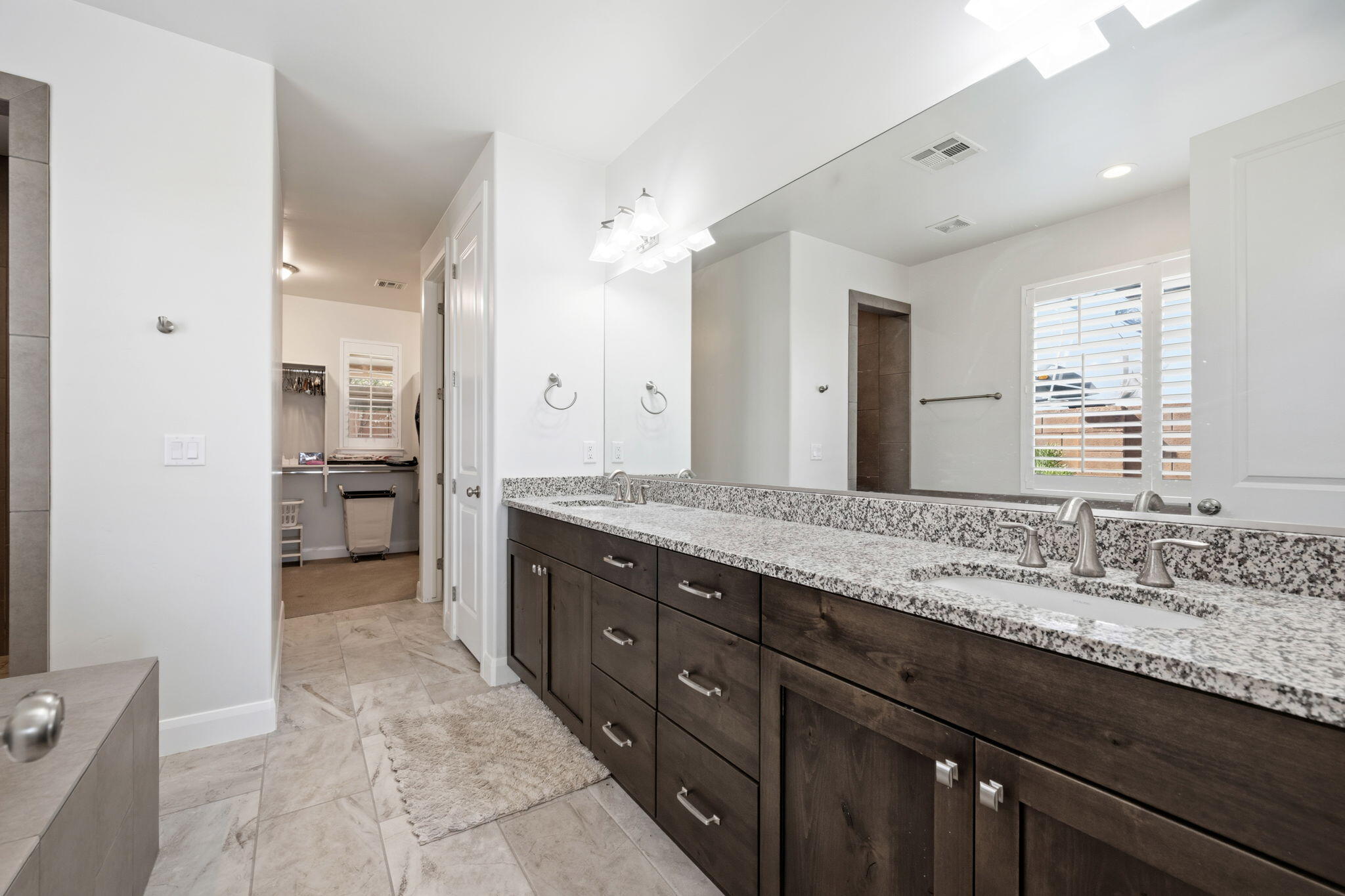 CORNERSTONE - Residential