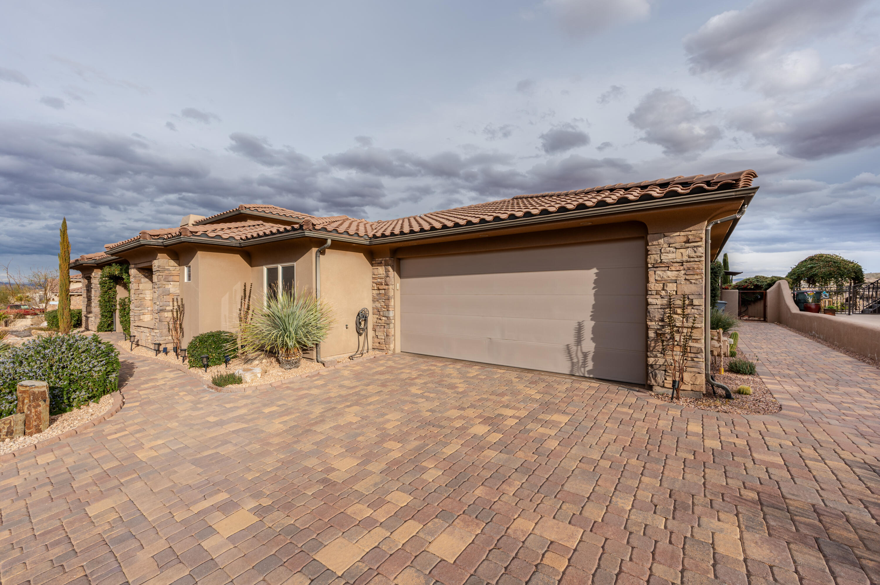SIENNA RIDGE AT WEBB HILL - Residential