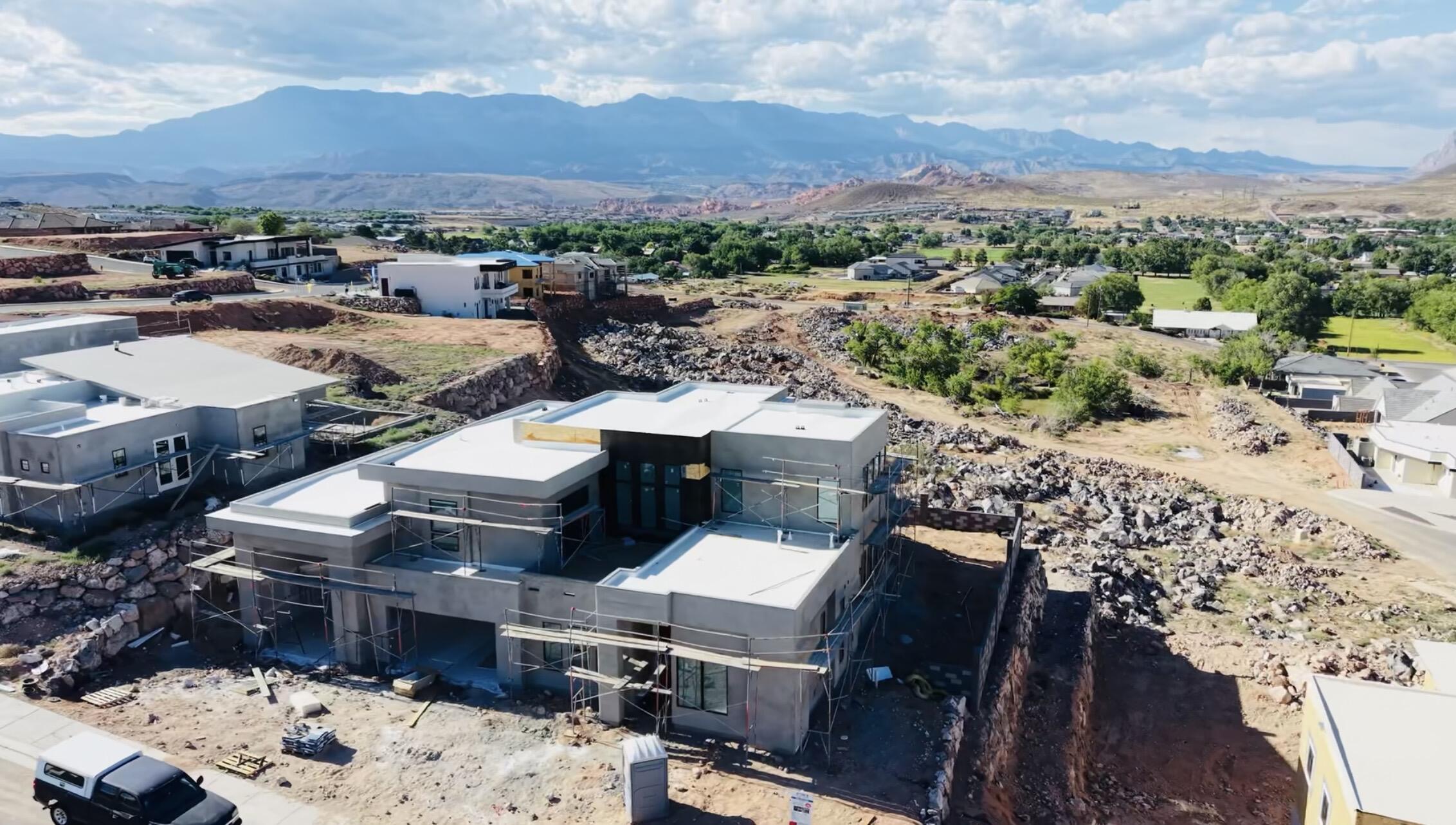 MOUNTAIN VIEW ESTATES - Residential