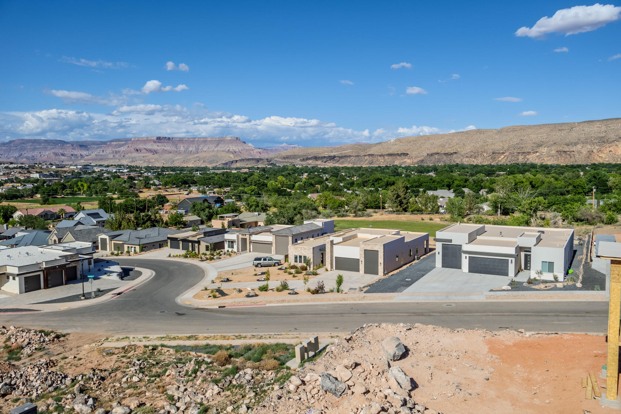 MOUNTAIN VIEW ESTATES - Residential