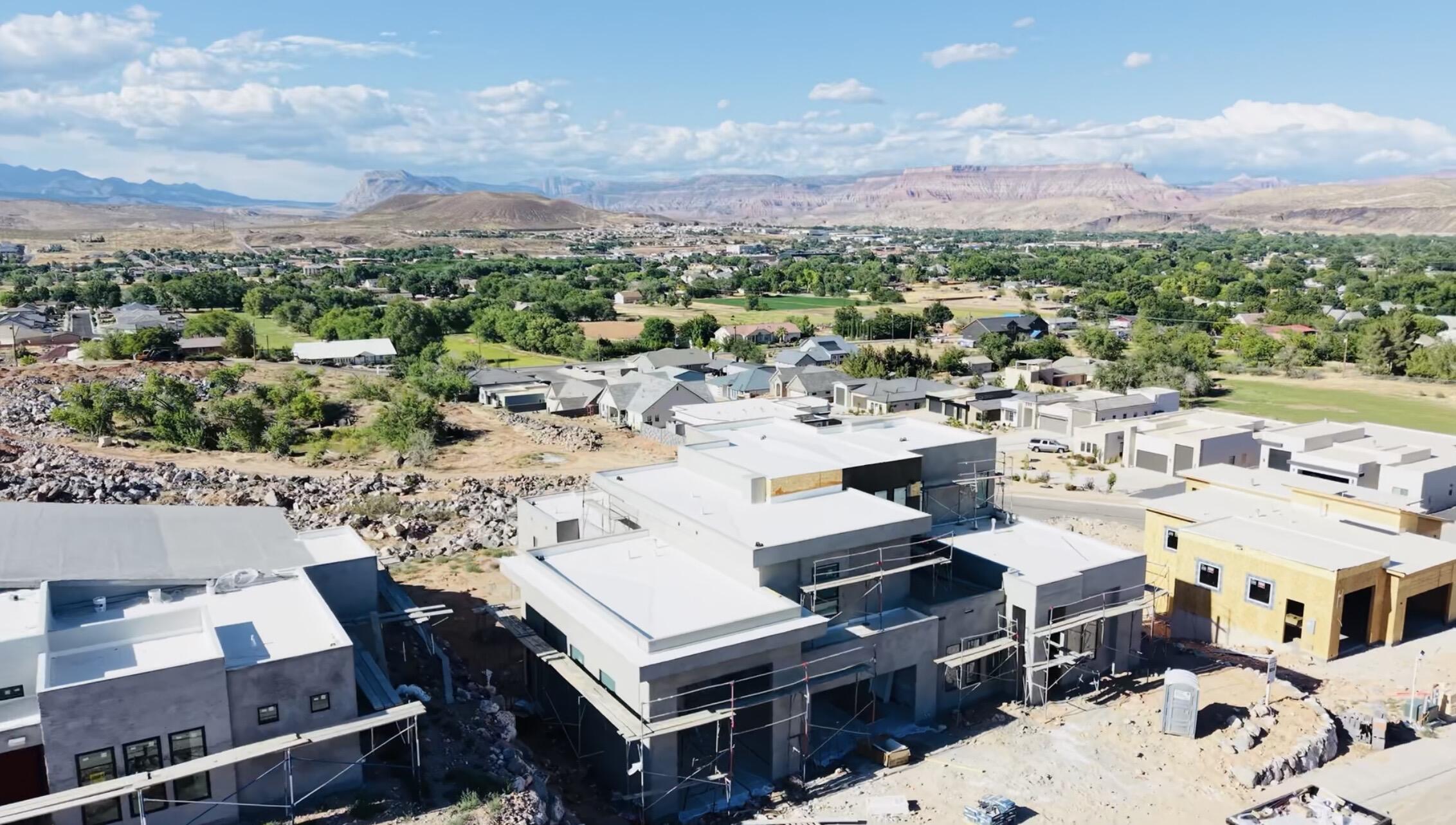 MOUNTAIN VIEW ESTATES - Residential