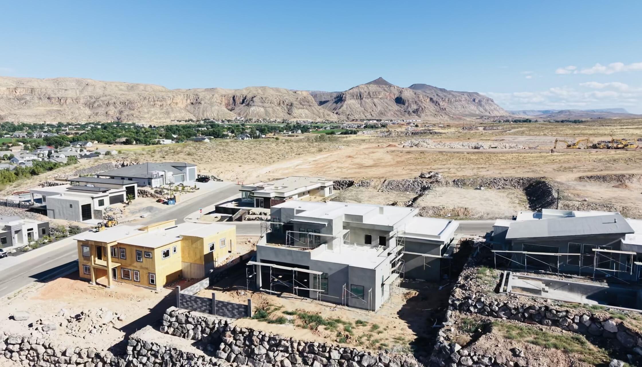 MOUNTAIN VIEW ESTATES - Residential