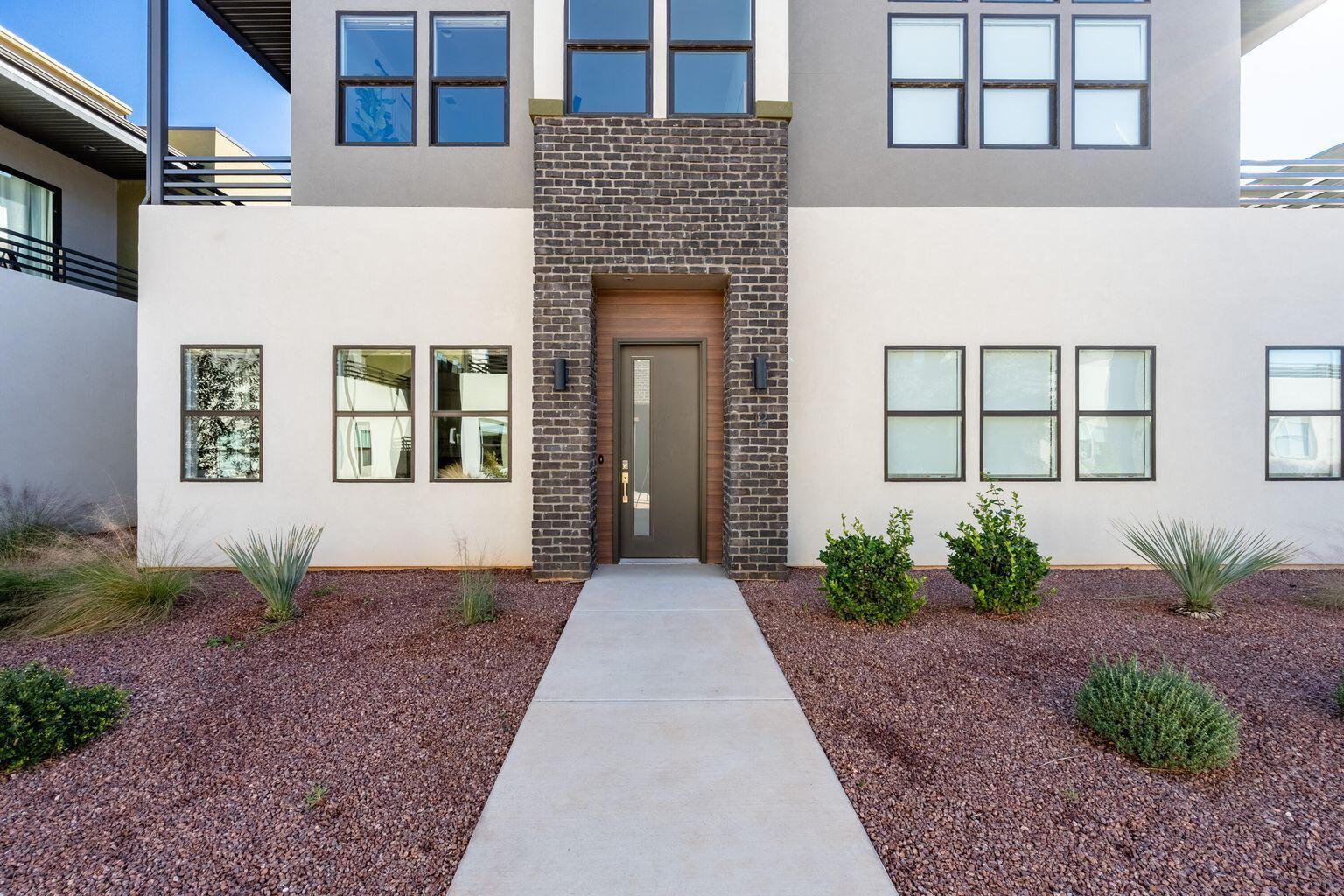 BLOOMINGTON VAC VILLAS - Residential