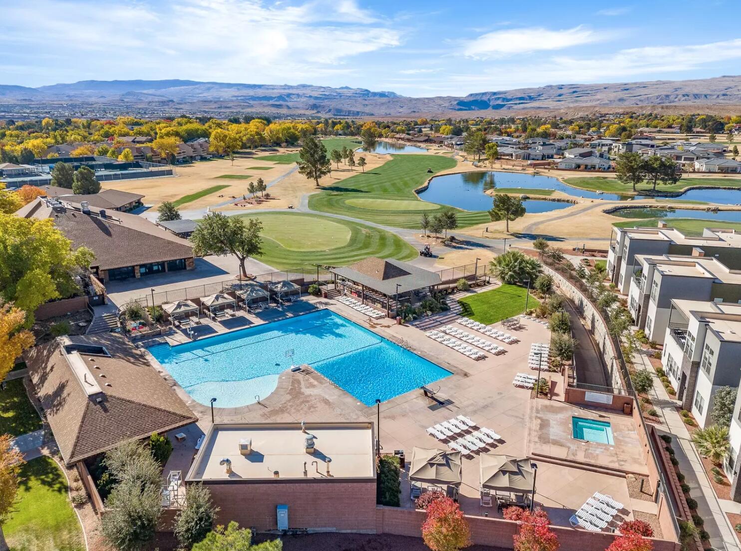 BLOOMINGTON VAC VILLAS - Residential