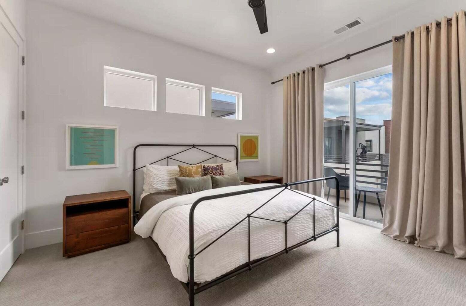 BLOOMINGTON VAC VILLAS - Residential