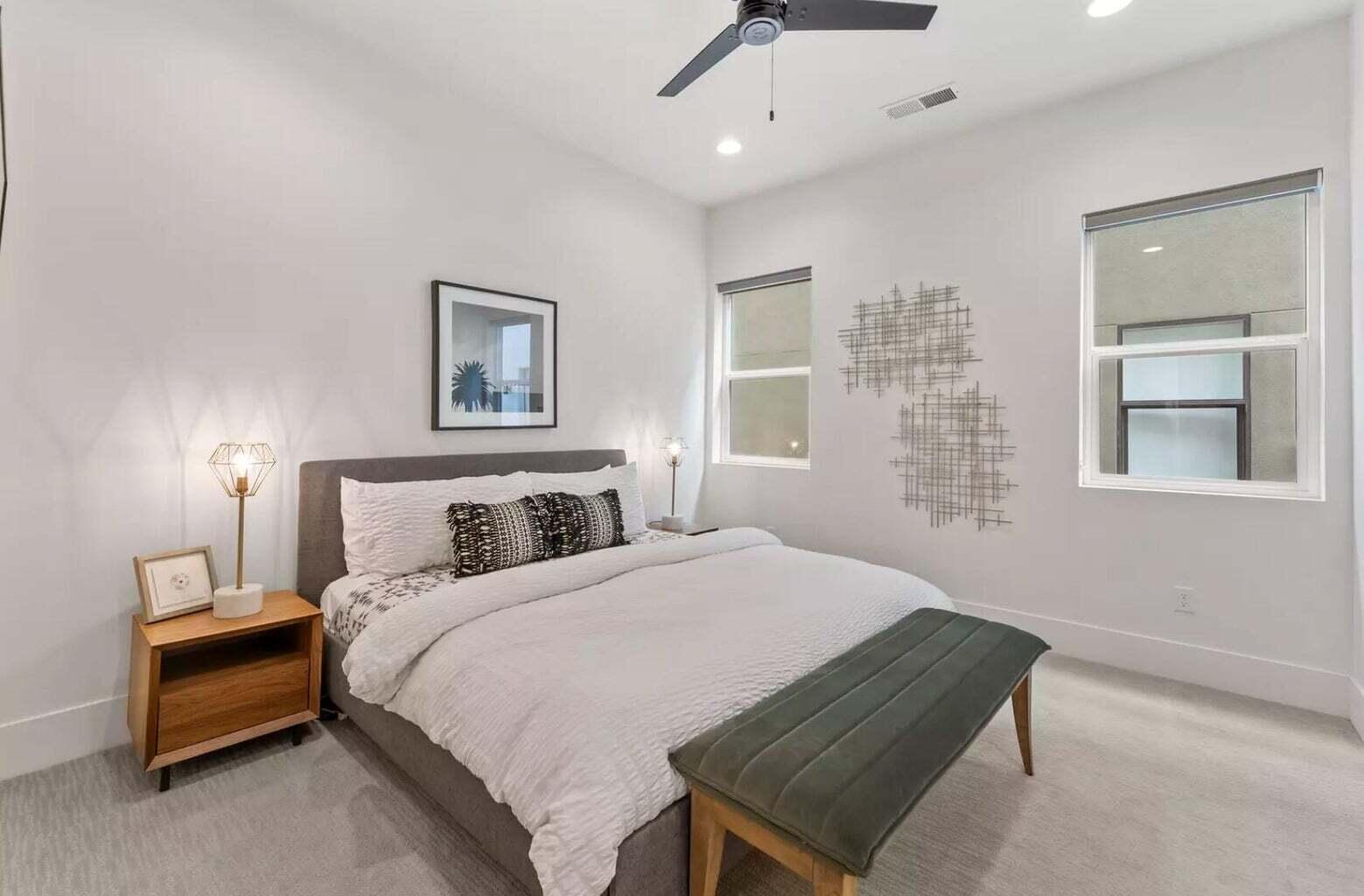 BLOOMINGTON VAC VILLAS - Residential