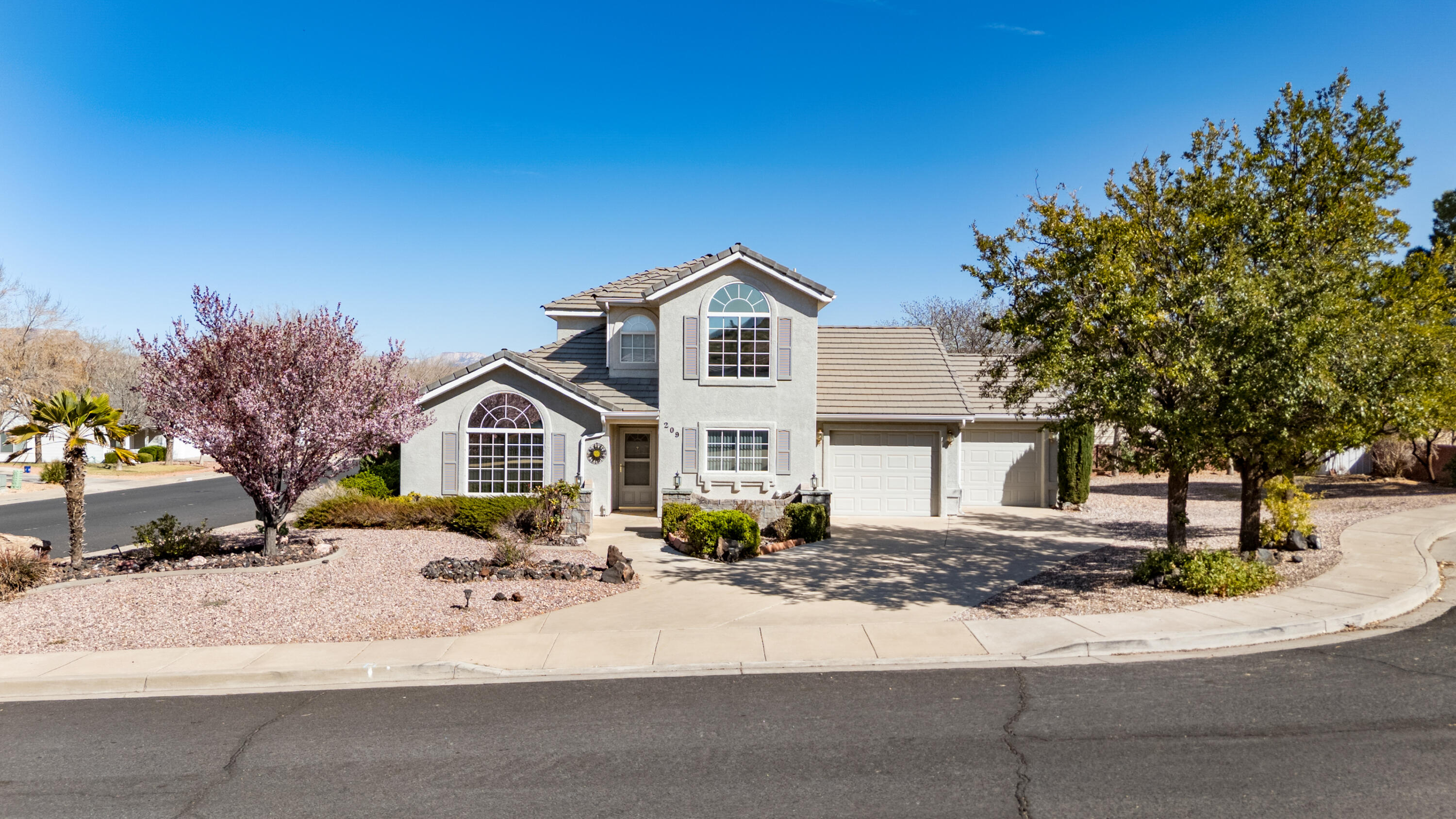 SANTA FE HILLS - Residential