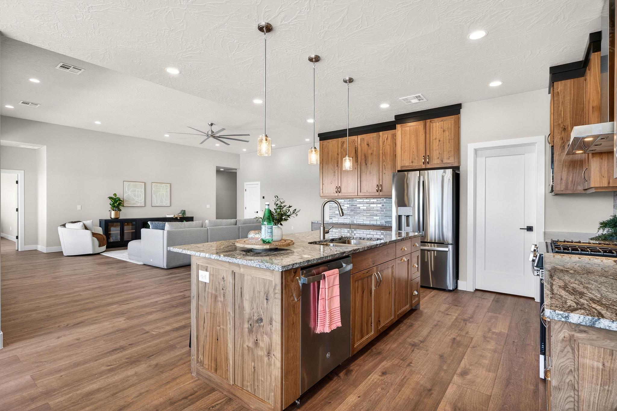 BLACK STONE - Residential