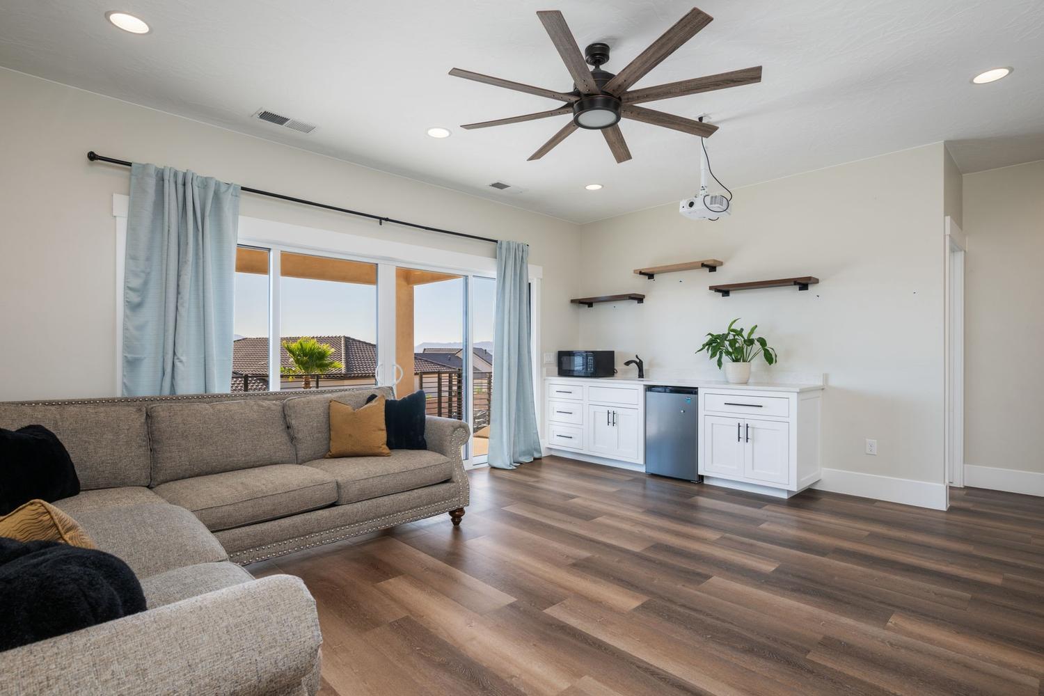 DESERT VIEW - Residential