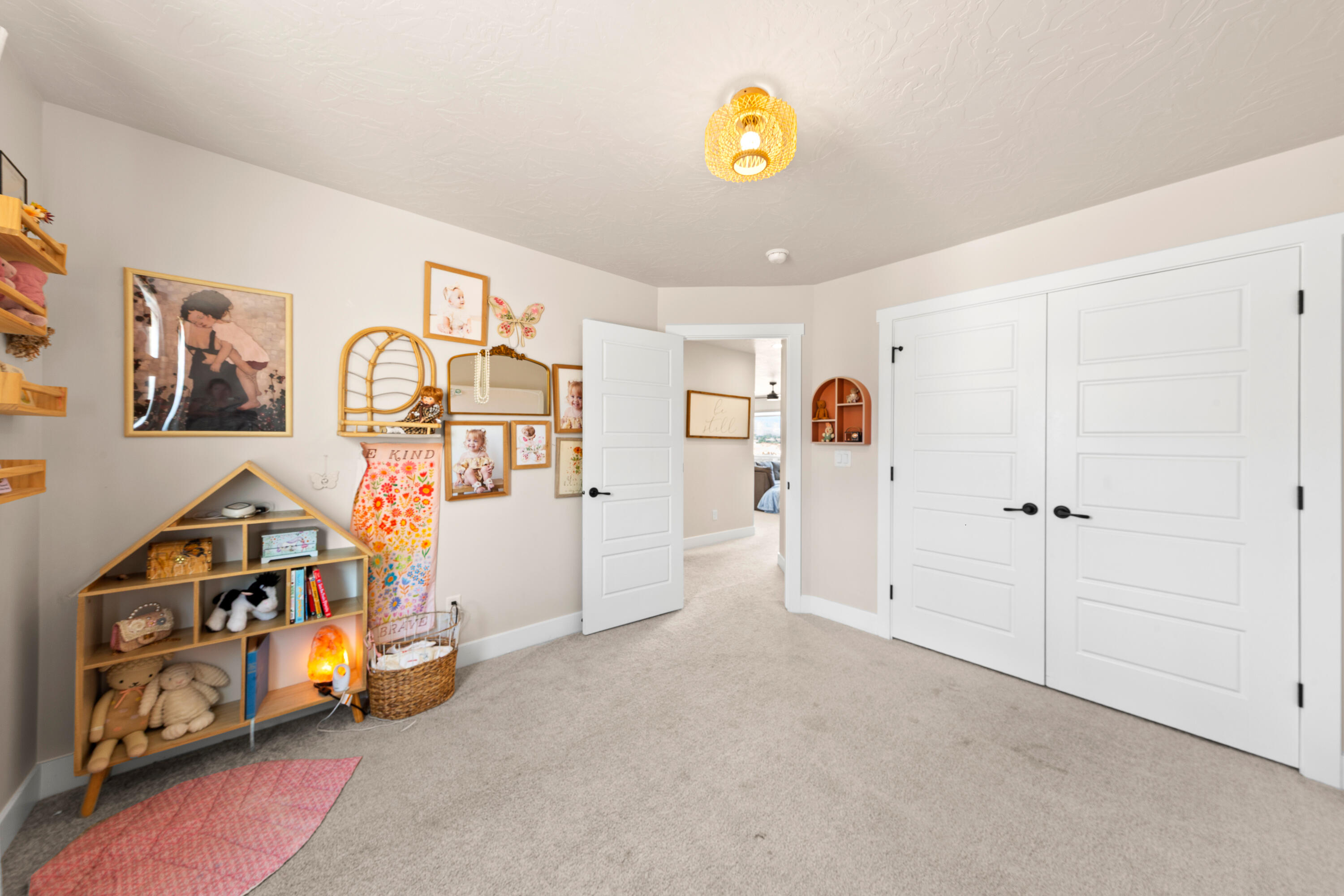 COTTONWOOD HOLLOW - Residential