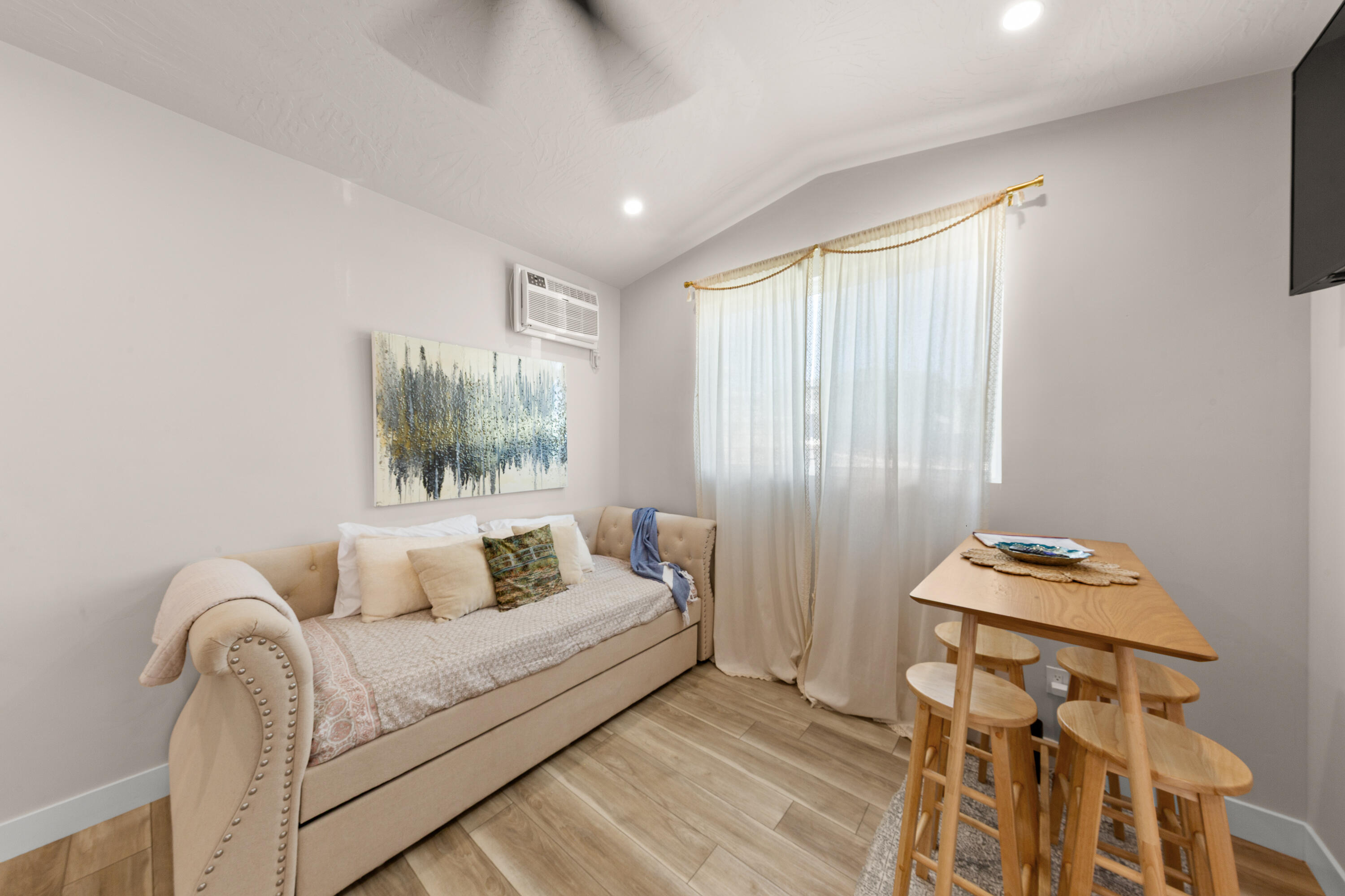 COTTONWOOD HOLLOW - Residential