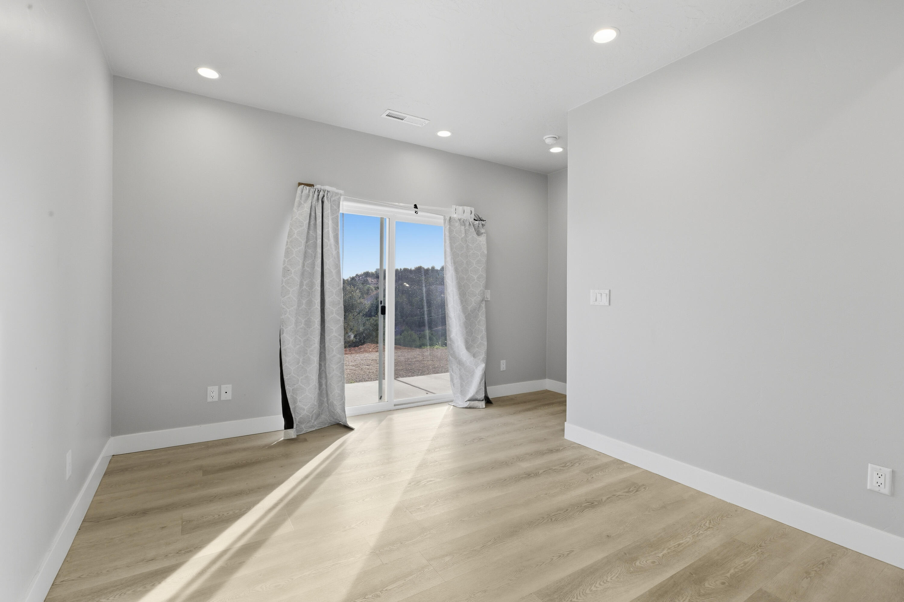 DIXIE DEER ESTATES - Residential