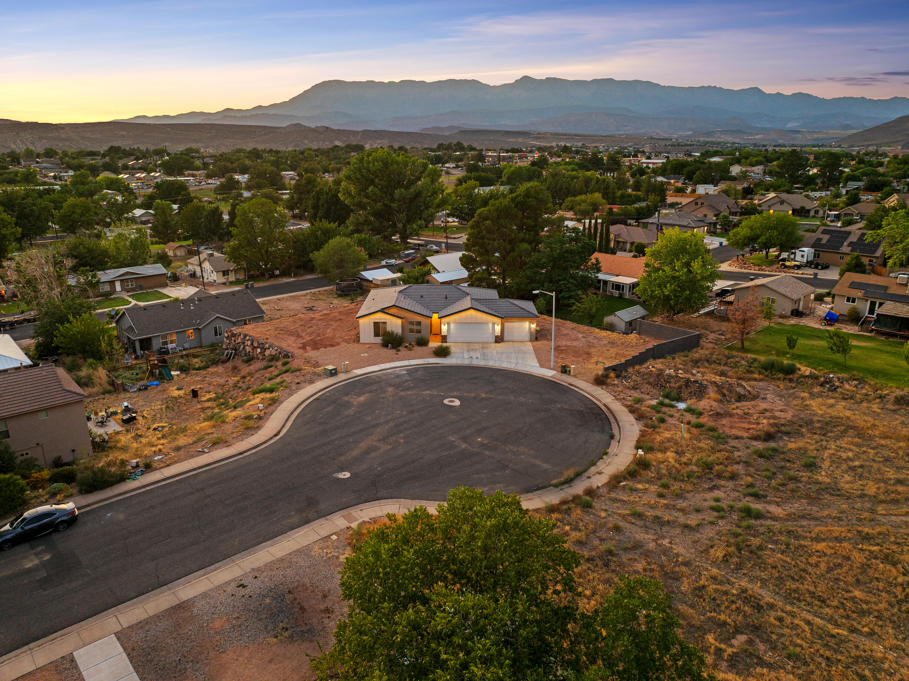 FREEDOM CIRCLE - Residential