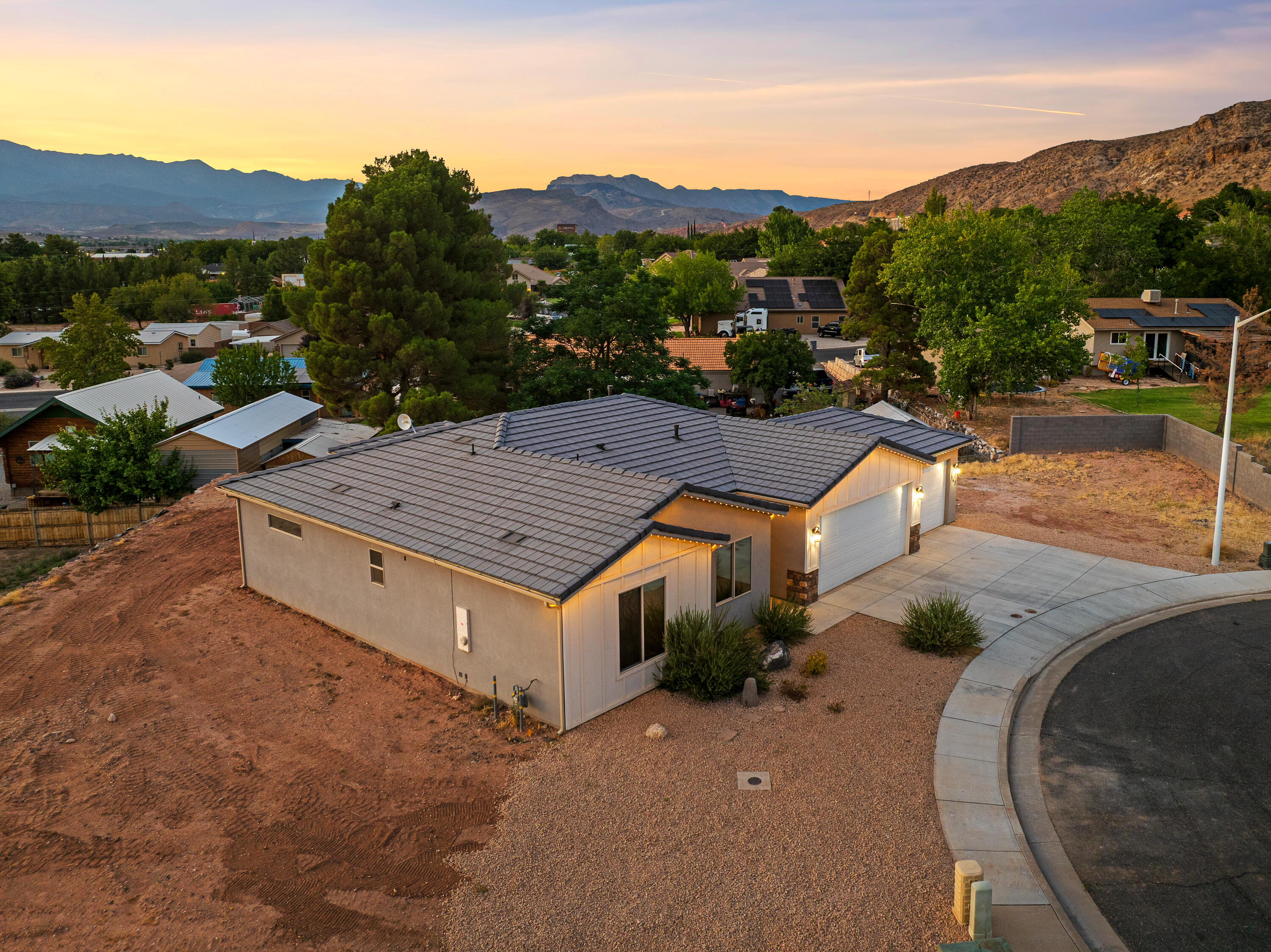 FREEDOM CIRCLE - Residential