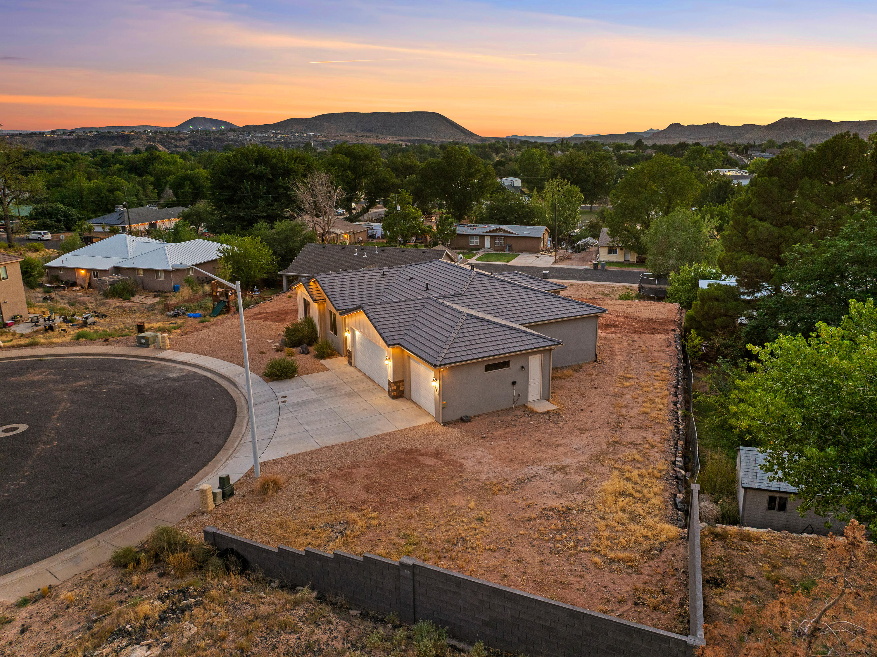 FREEDOM CIRCLE - Residential