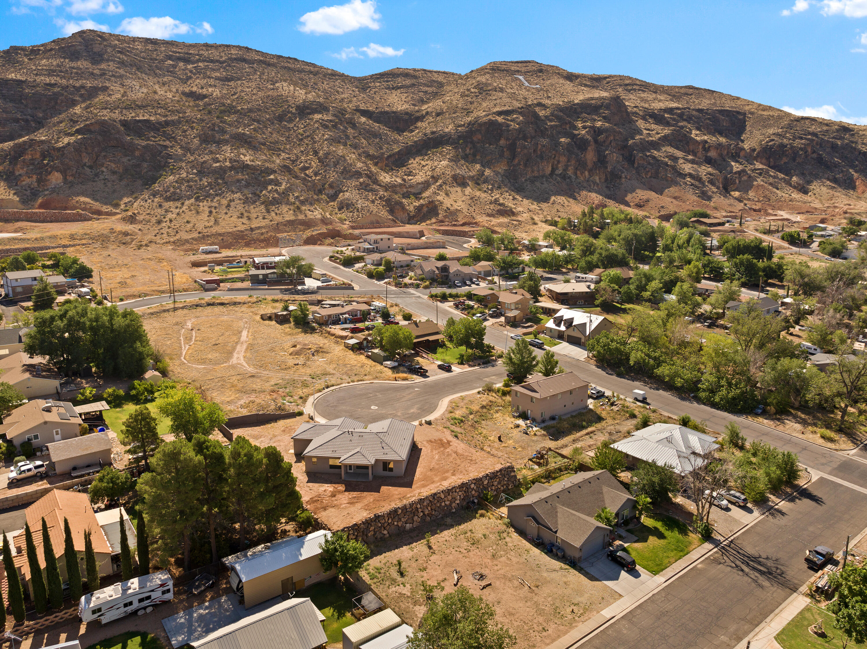 FREEDOM CIRCLE - Residential