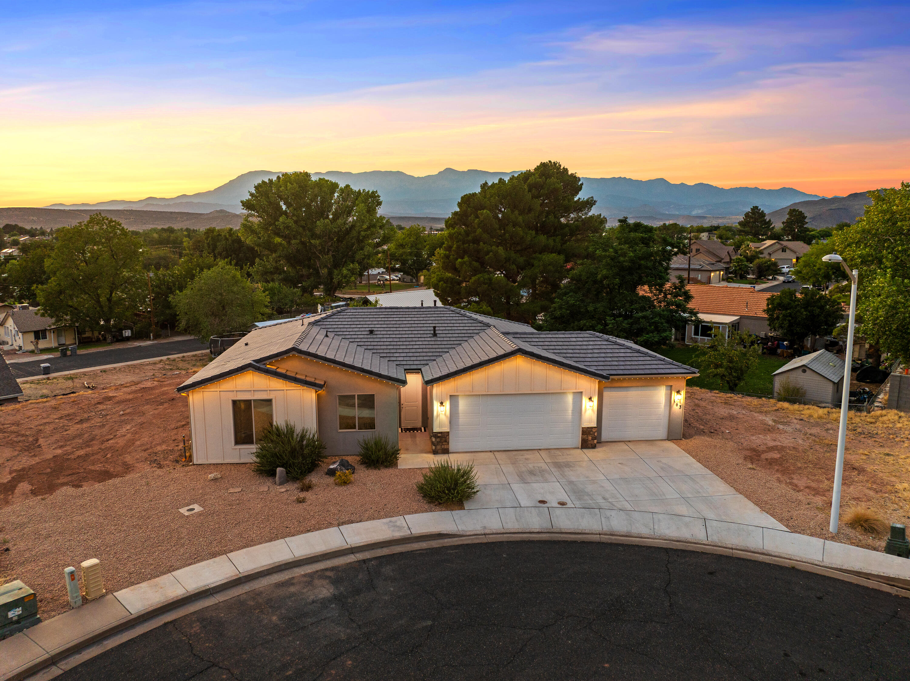 FREEDOM CIRCLE - Residential