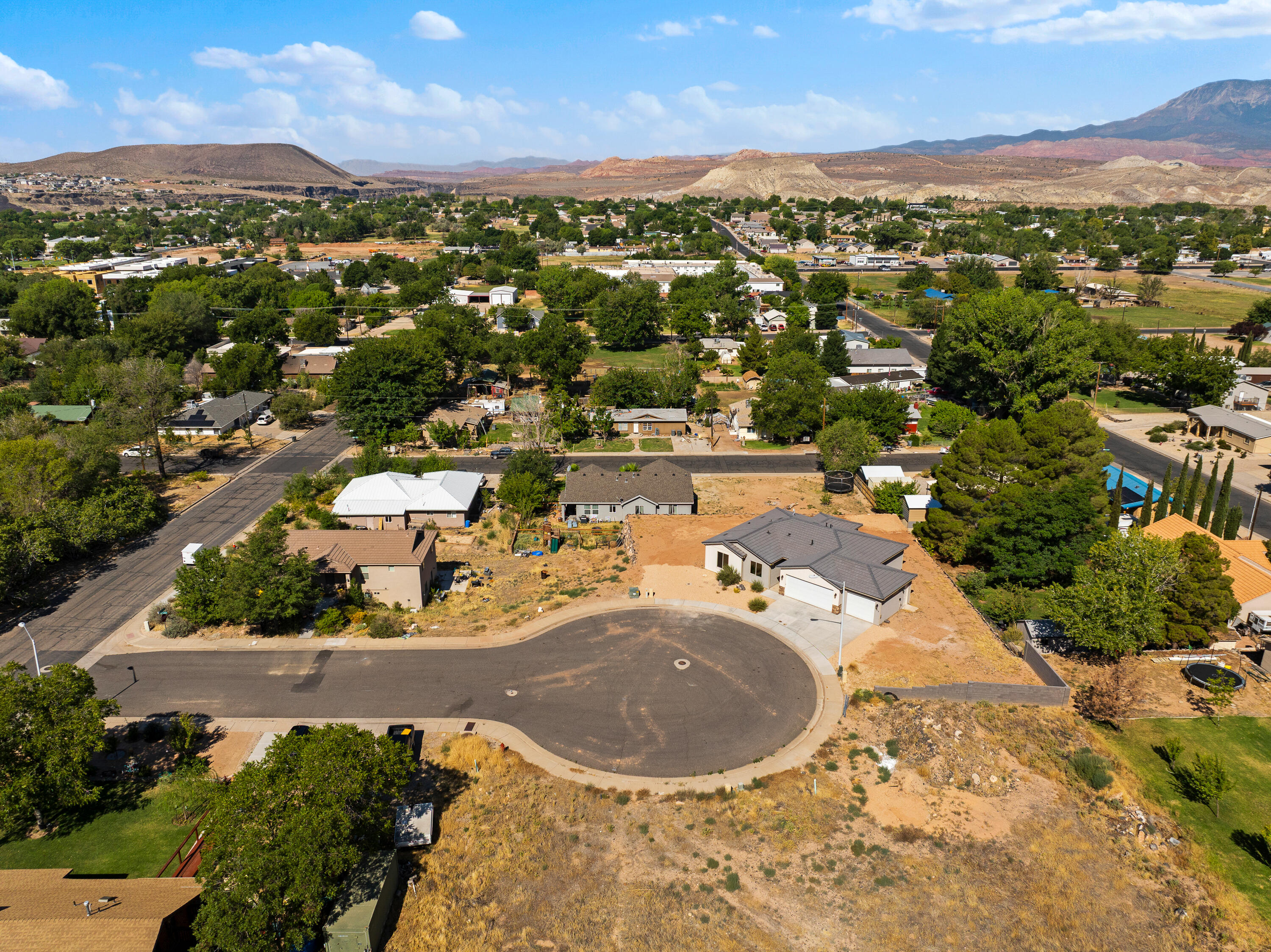 FREEDOM CIRCLE - Residential
