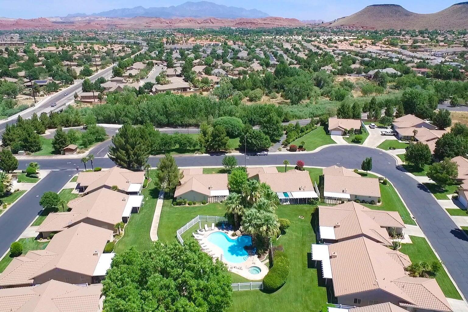 Great Neighborhood, well maintained, walk to Mathis Park, Sunbrook golf course. Conveniently located. Perfect for first time home buyers or empty nesters.  This is a spacious single level home with open floor plan. Good size Well-lit rooms.  Neighborhood has a pool.