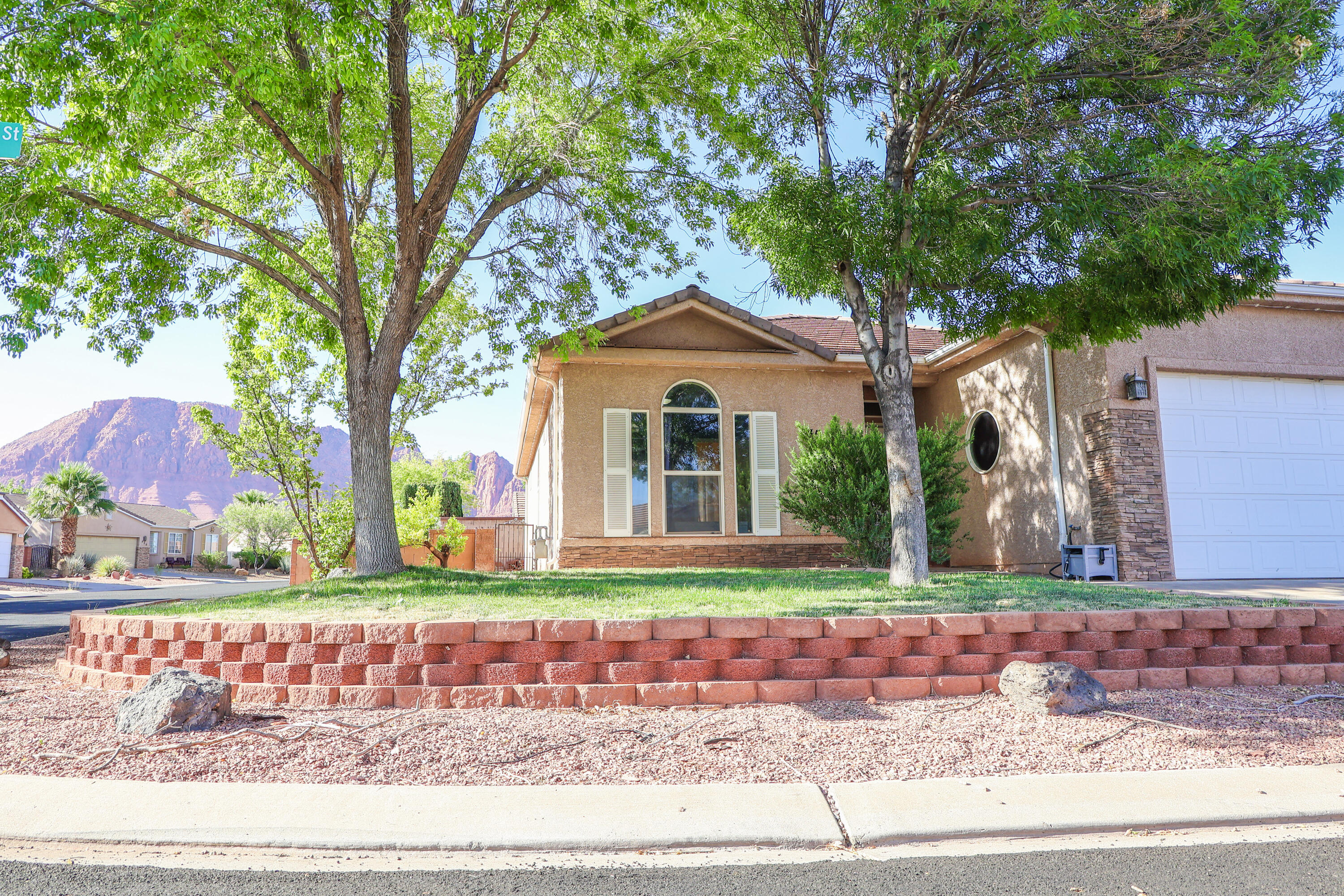 RED ROCK CANYON - Residential
