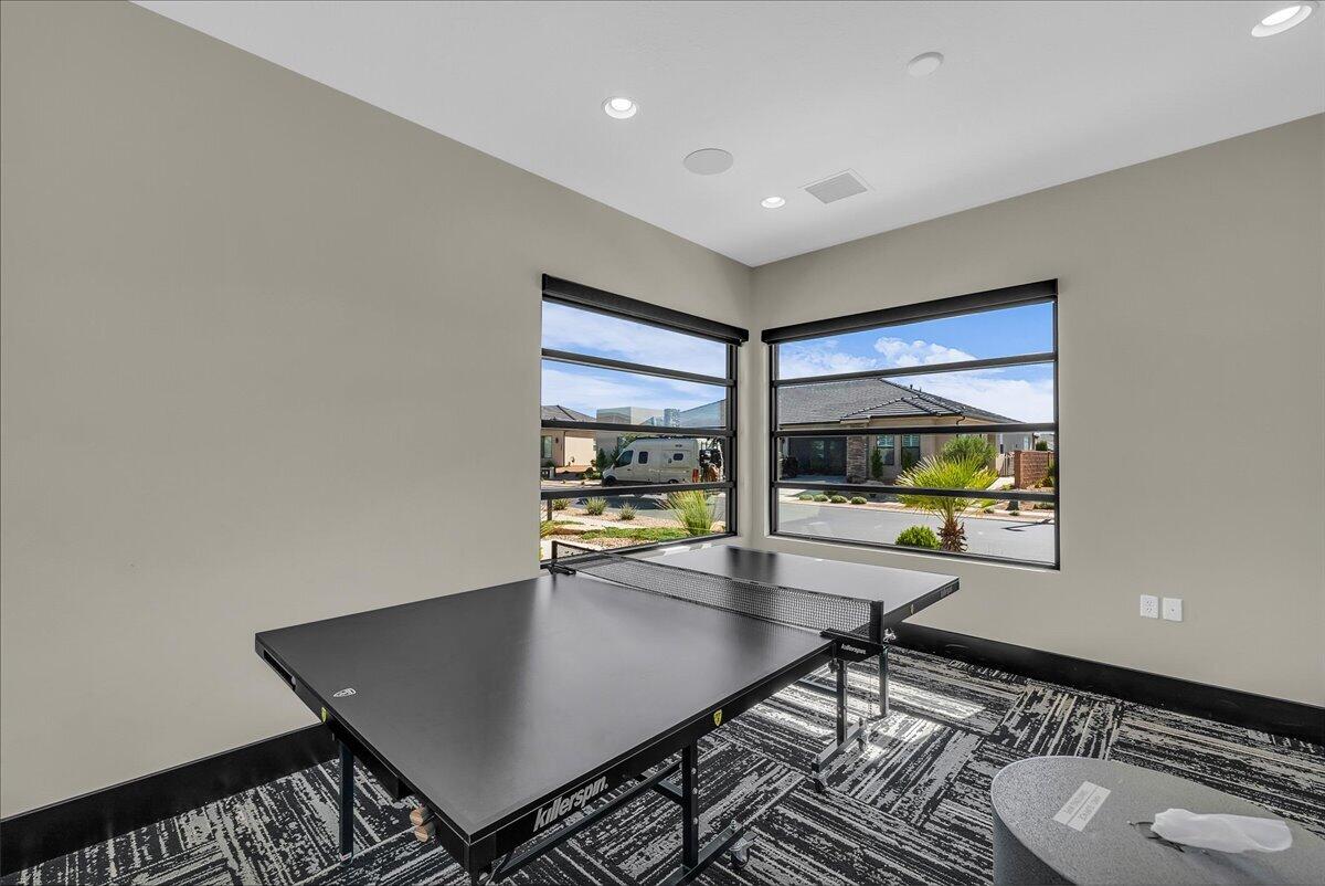 VILLAS AT SUN RIVER - Residential