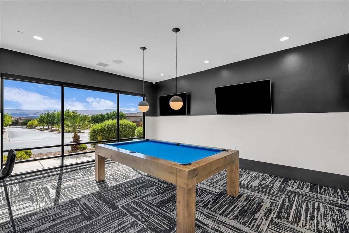 VILLAS AT SUN RIVER - Residential